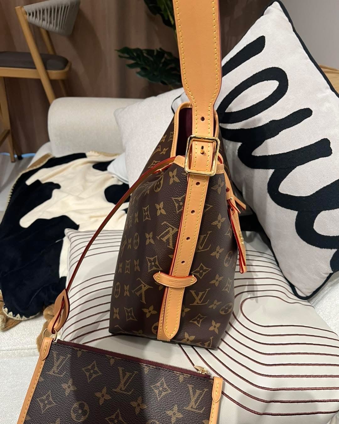 Lv carryall pm M46203 monogram 100%Authentic,99%new ✅pouch ✅dust bag✅box