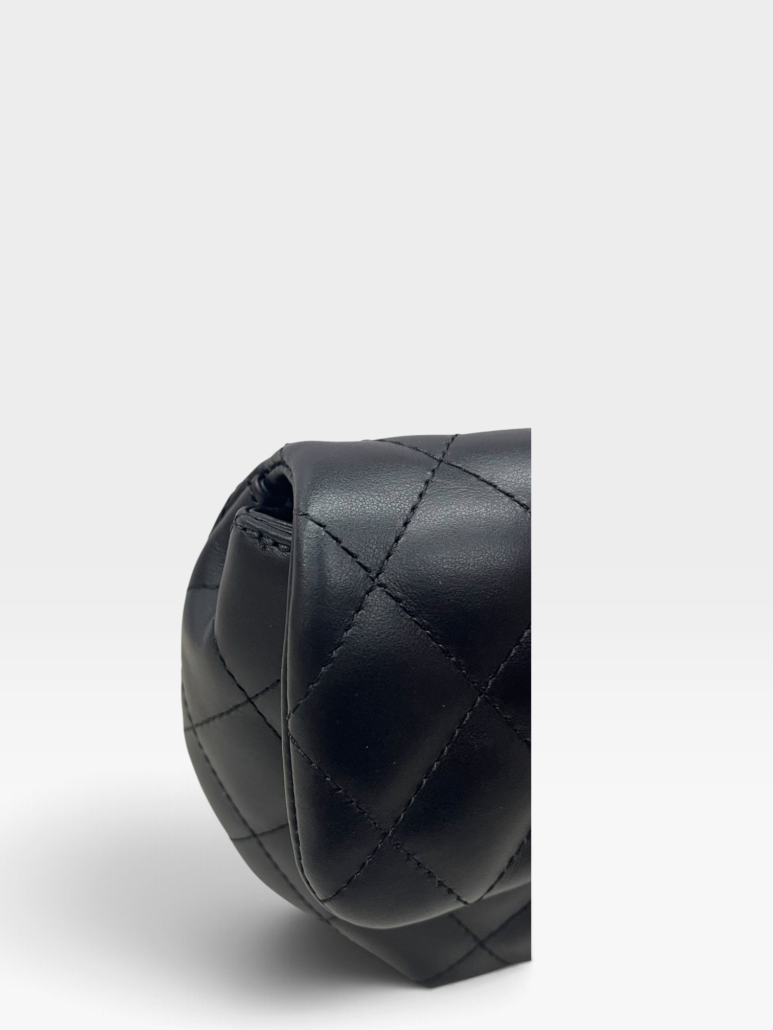 Pre-Owned CHANEL Uniform Flap Belt Bag / Product Code: 090903