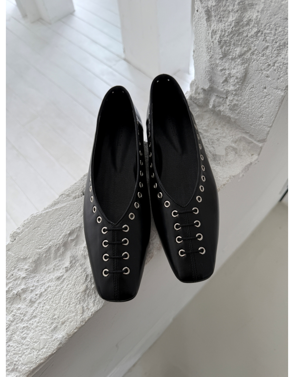 Stylish Eyelet flat shoes