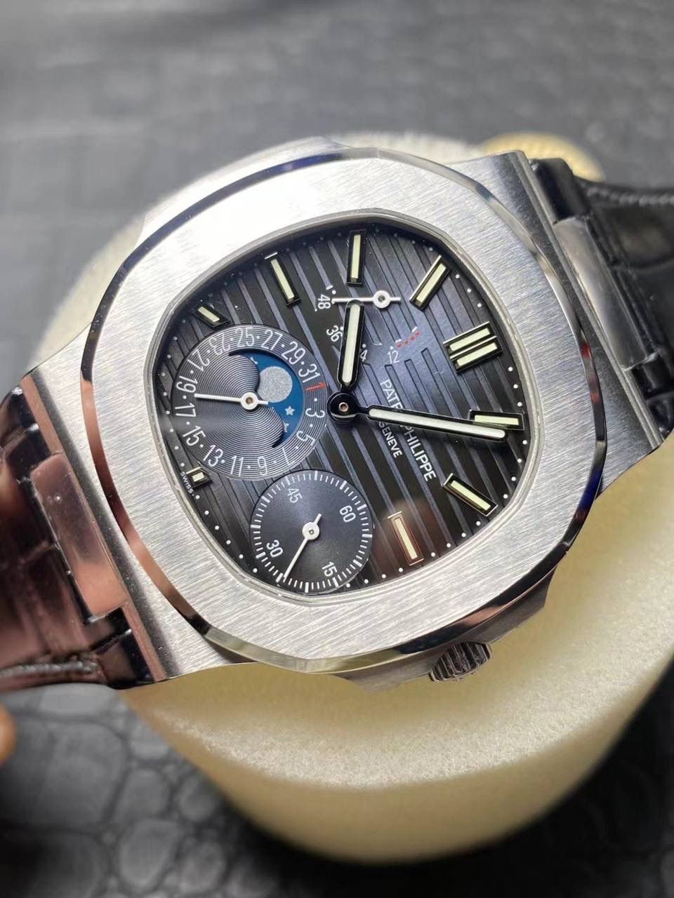 百达翡丽 Nautilus 复杂功能男士腕表