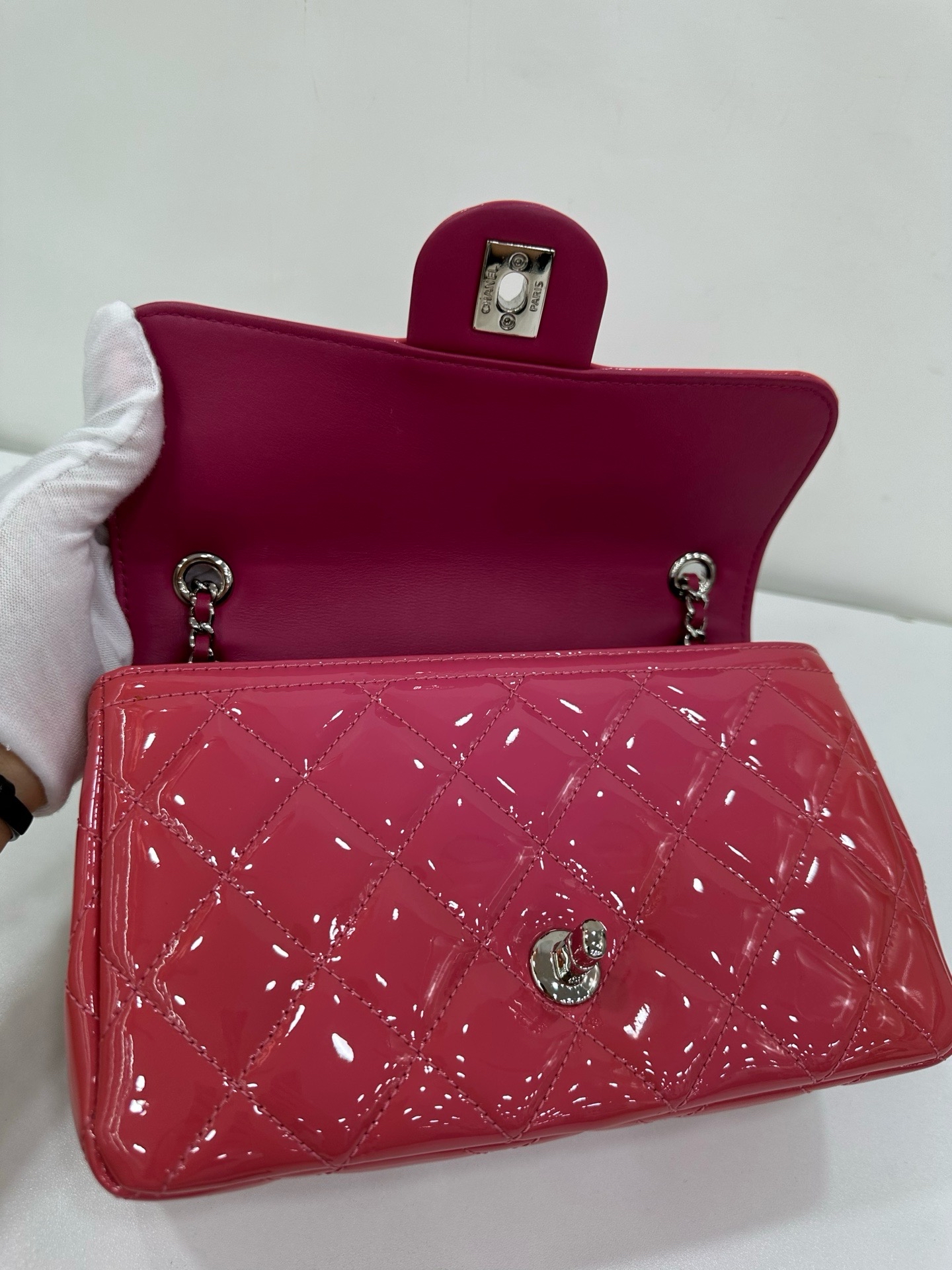 直播貨品 |  [1個-$100 2個-$300］E01