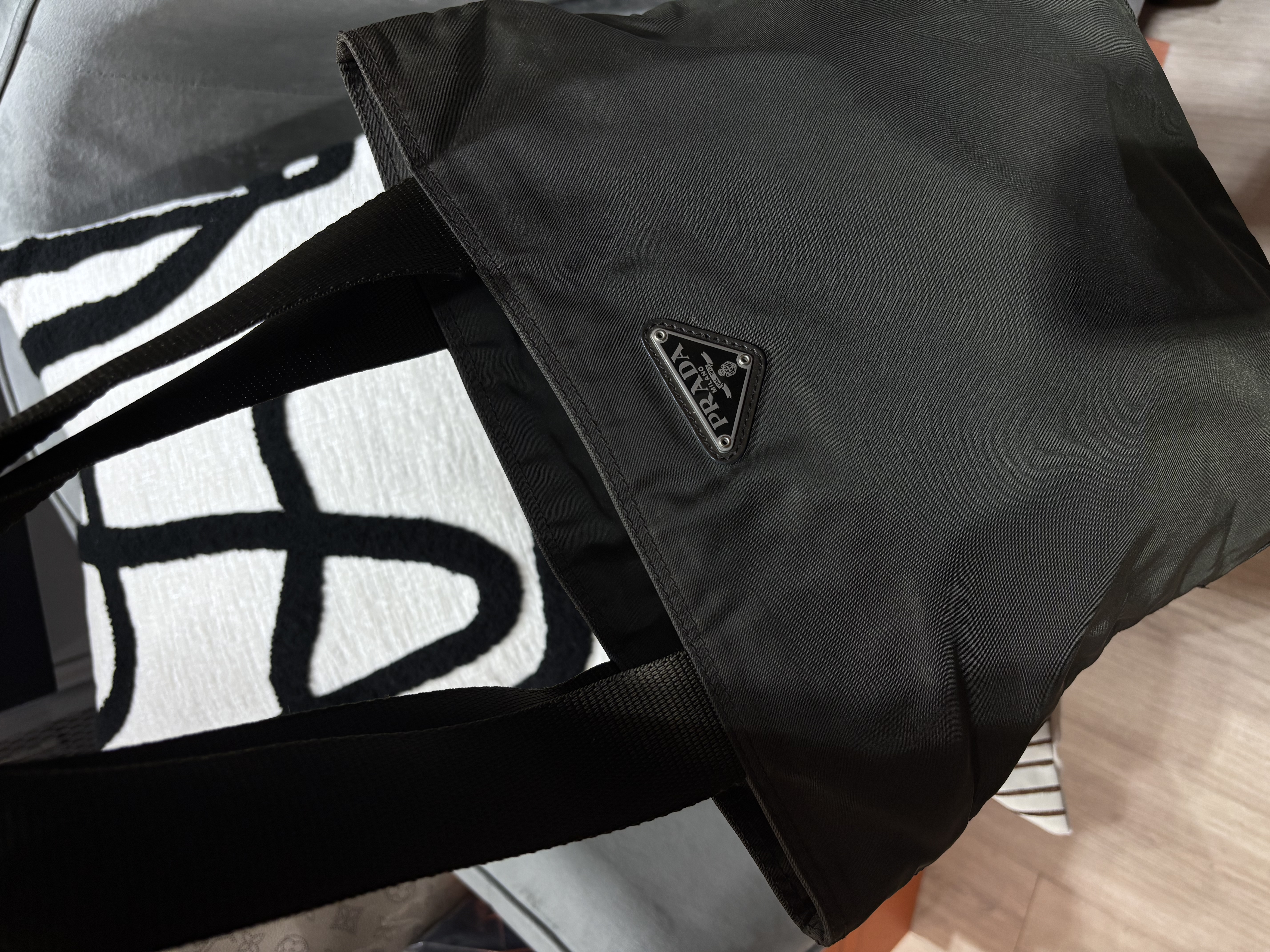 Prada nylon tote bag  100%Authentic , 90%new  