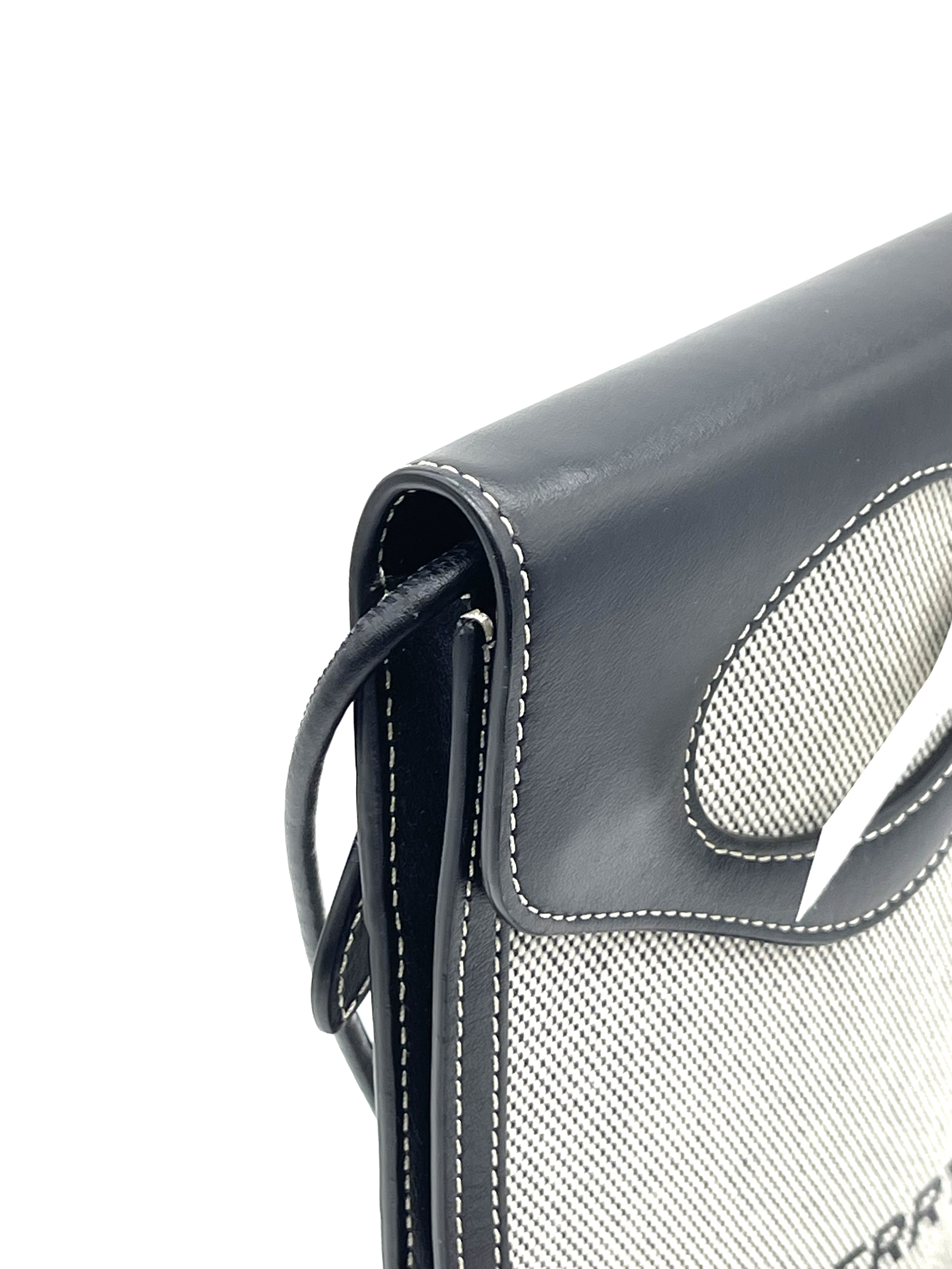 Pre-owned Burberry phone WOC / Product Code: 26040218