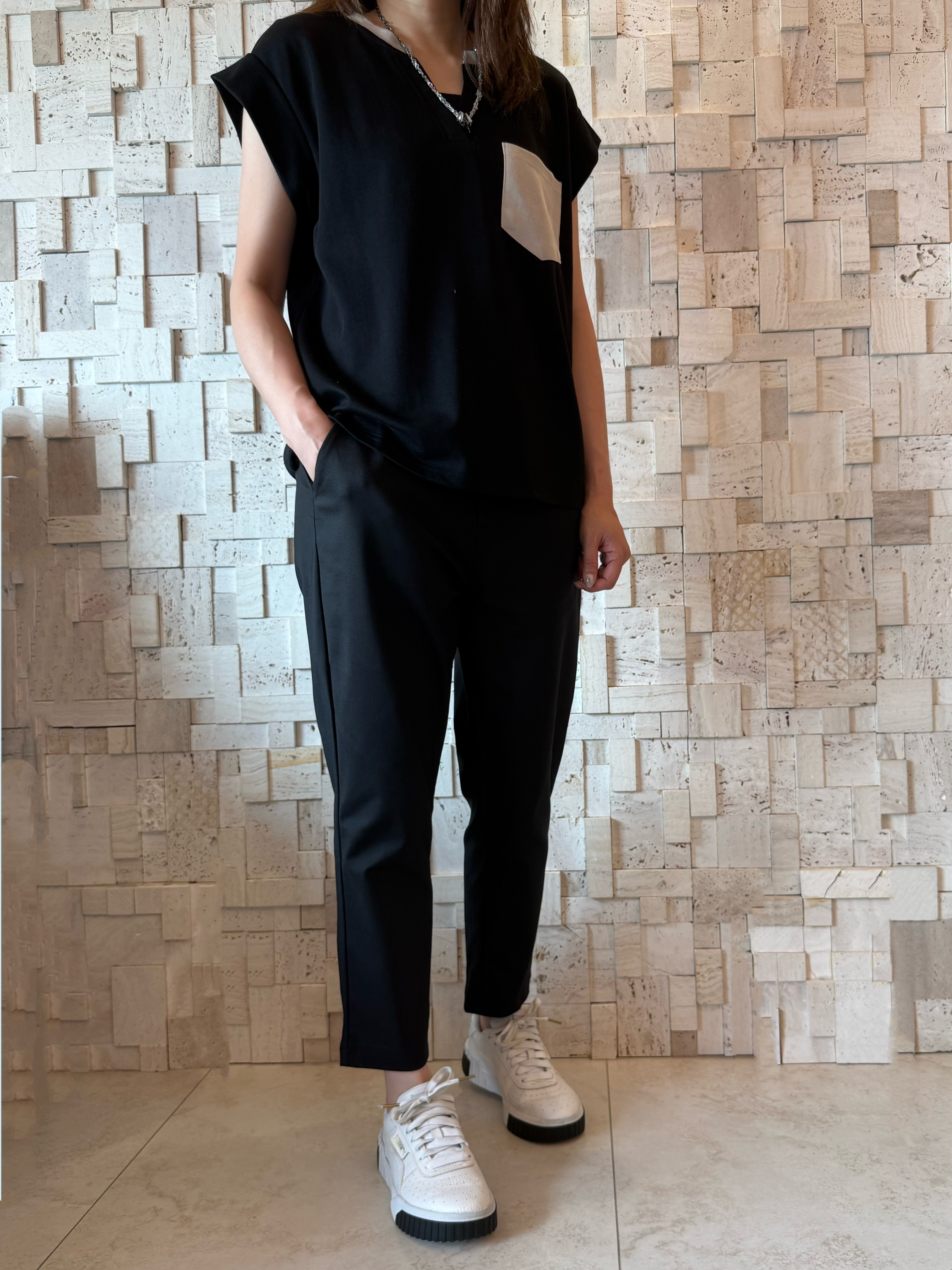 #2086 撞色邊V領Top✨