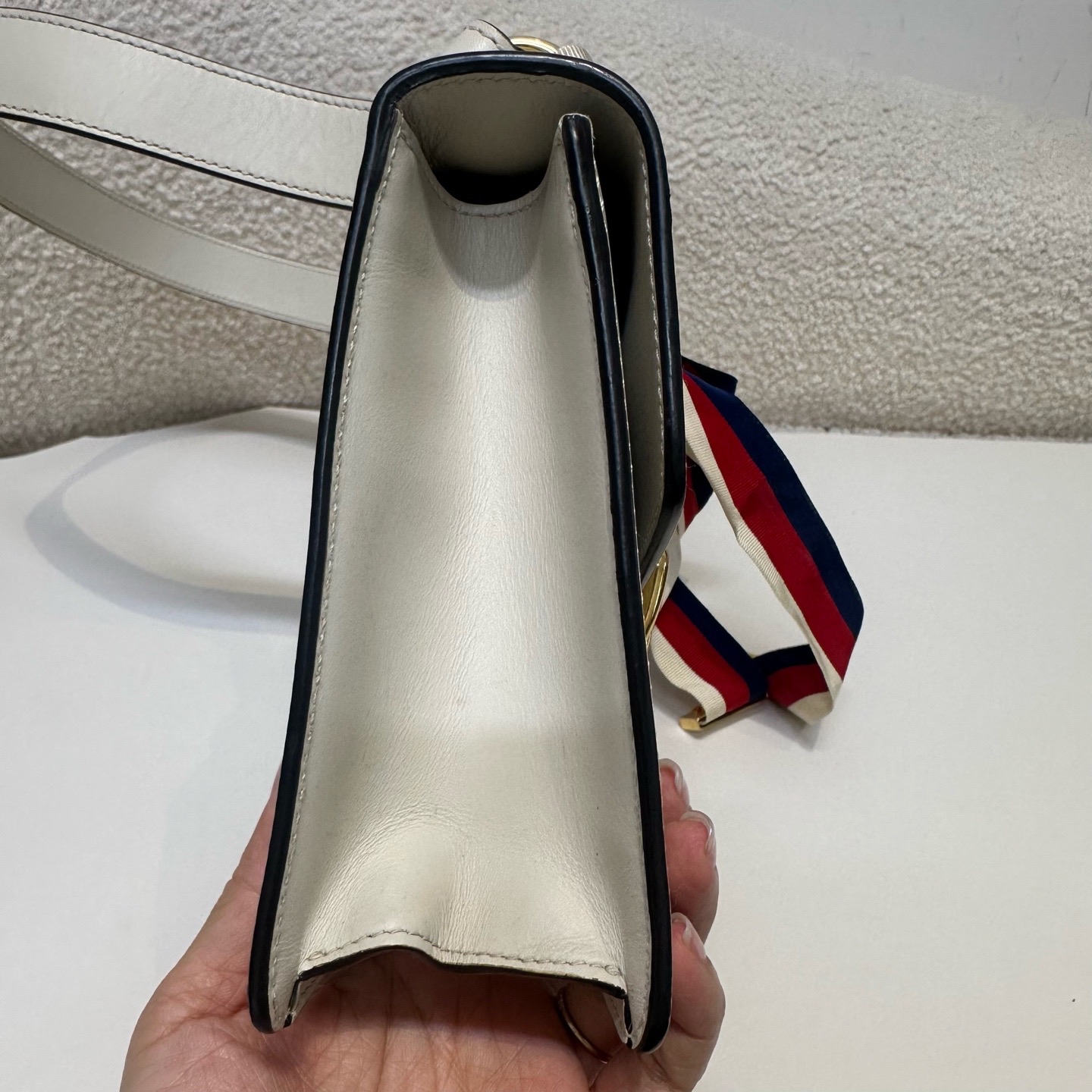 【預訂貨品】Gucci塞爾維亞白色斜孭包