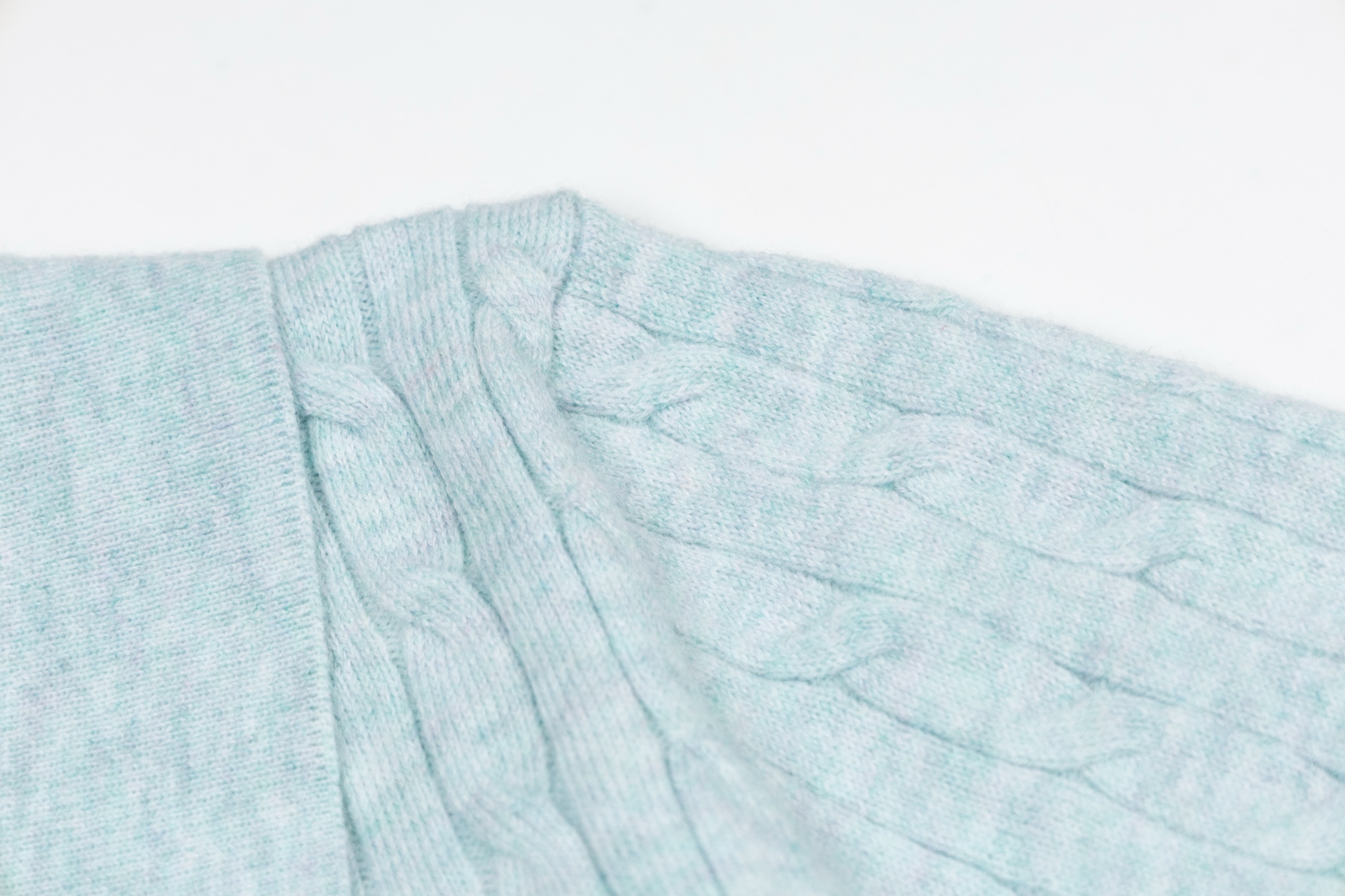 Mardi Mercredi Flower Embroidery Cable Short Sleeve Knit