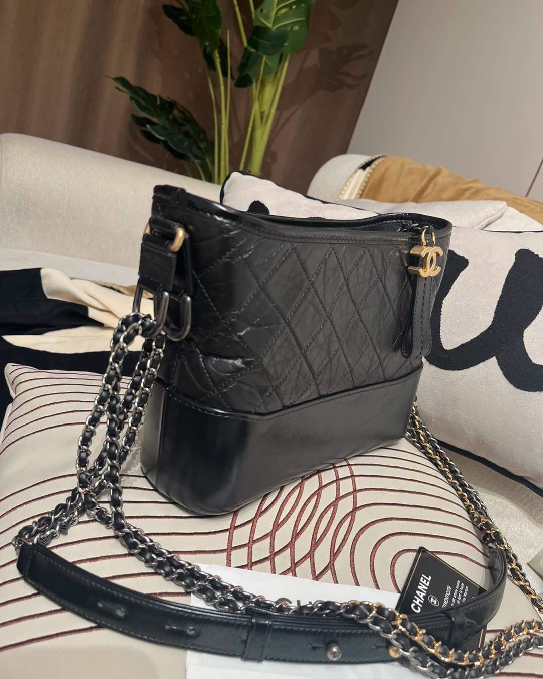 Chanel Gabrielle hobo new medium AS1521 Noir 100%Authentic ,98%new ✅專門店收據✅30card✅dust bag ✅盒