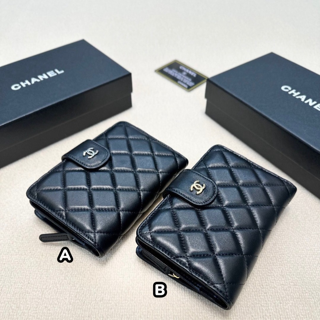 CHANEL 絎縫兩折銀包