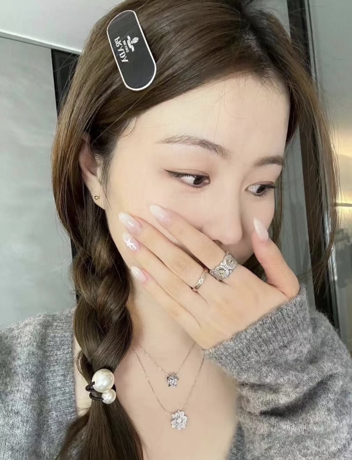 訂貨🍒 Prada 髮夾 秒變韓劇女主角 🥰🥰🥰