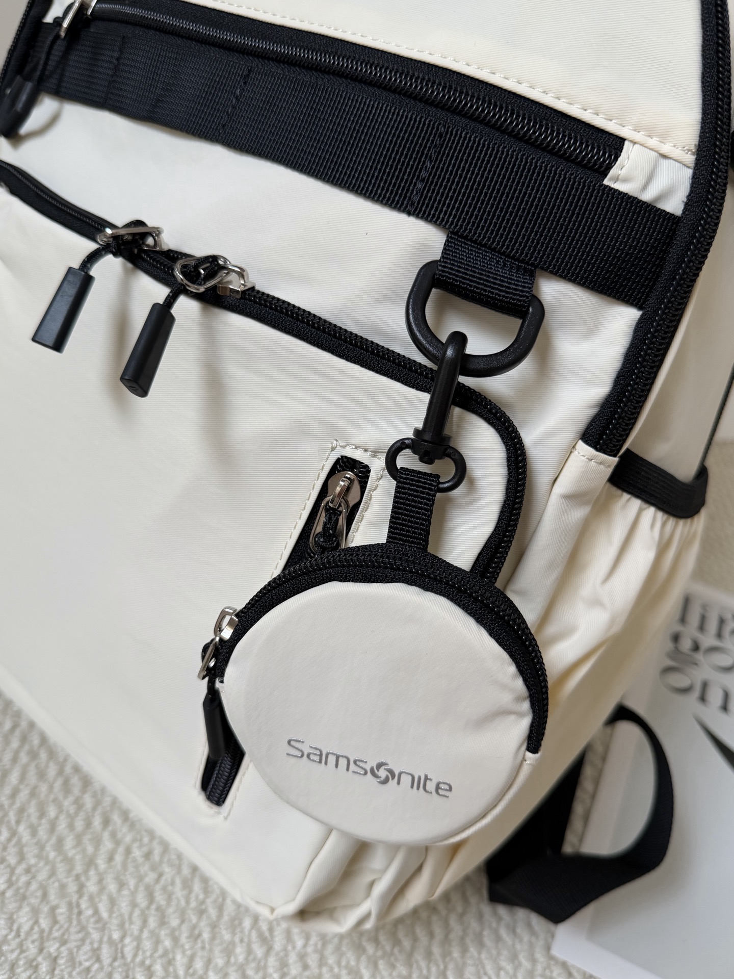 $268件/2色選擇。🎒 Samsonite 抗菌減壓雙肩包（NW4系列）🎒