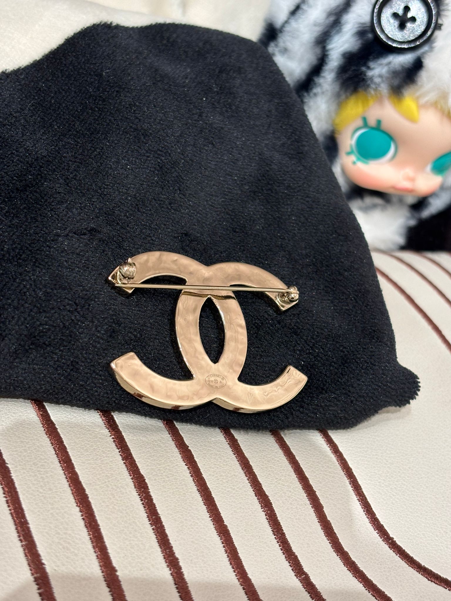 Chanel CC Brooch 巴洛克閃石 100%Authentic,99%New 