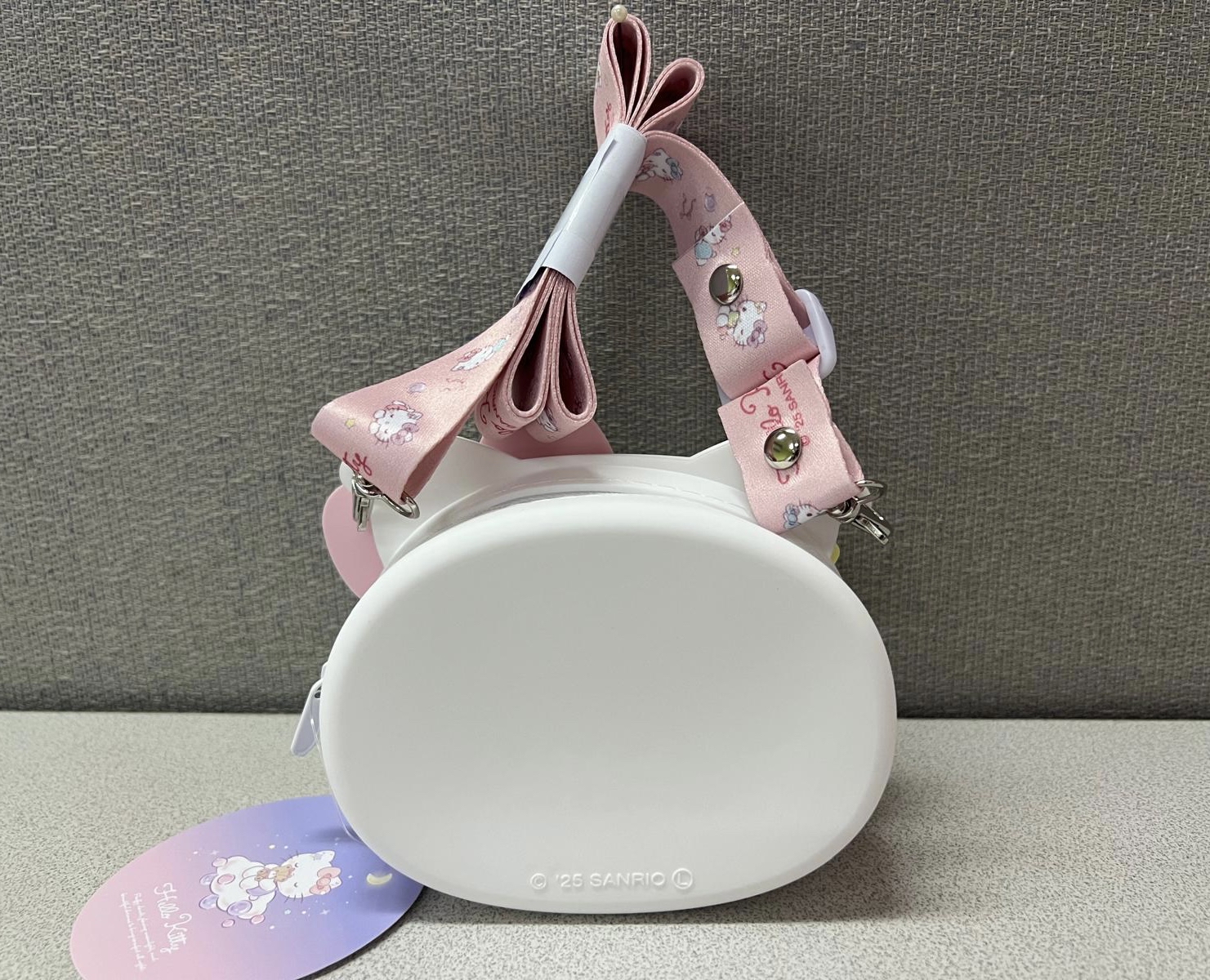 🎌日本限定🎌 Hello Kitty 矽膠物料可斜孭 立體造型多用途袋