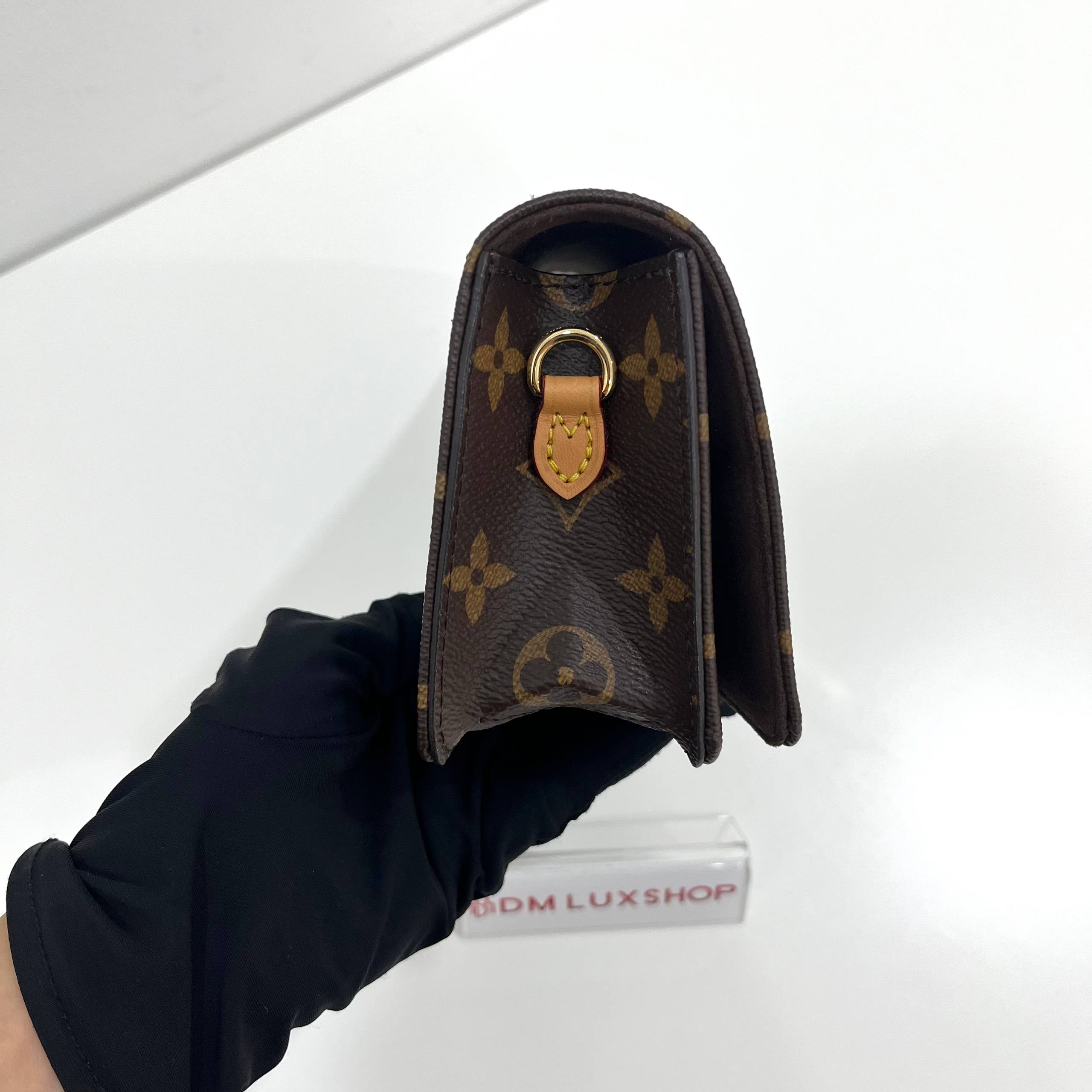LV Monogram Lily 