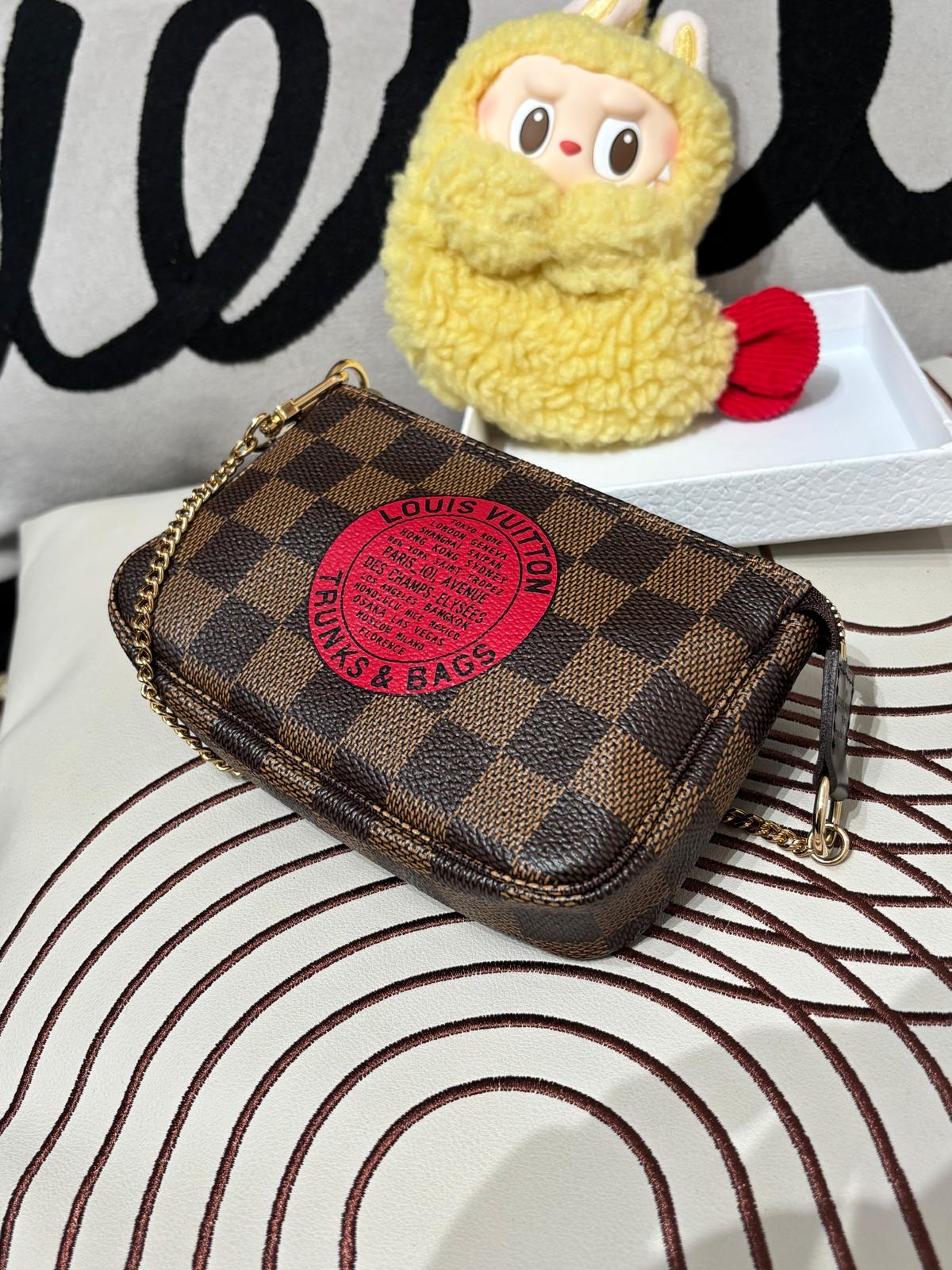 全新 Lv mini pochette limited edition 100%Authentic, 全新未使用品 ✅Dust bag