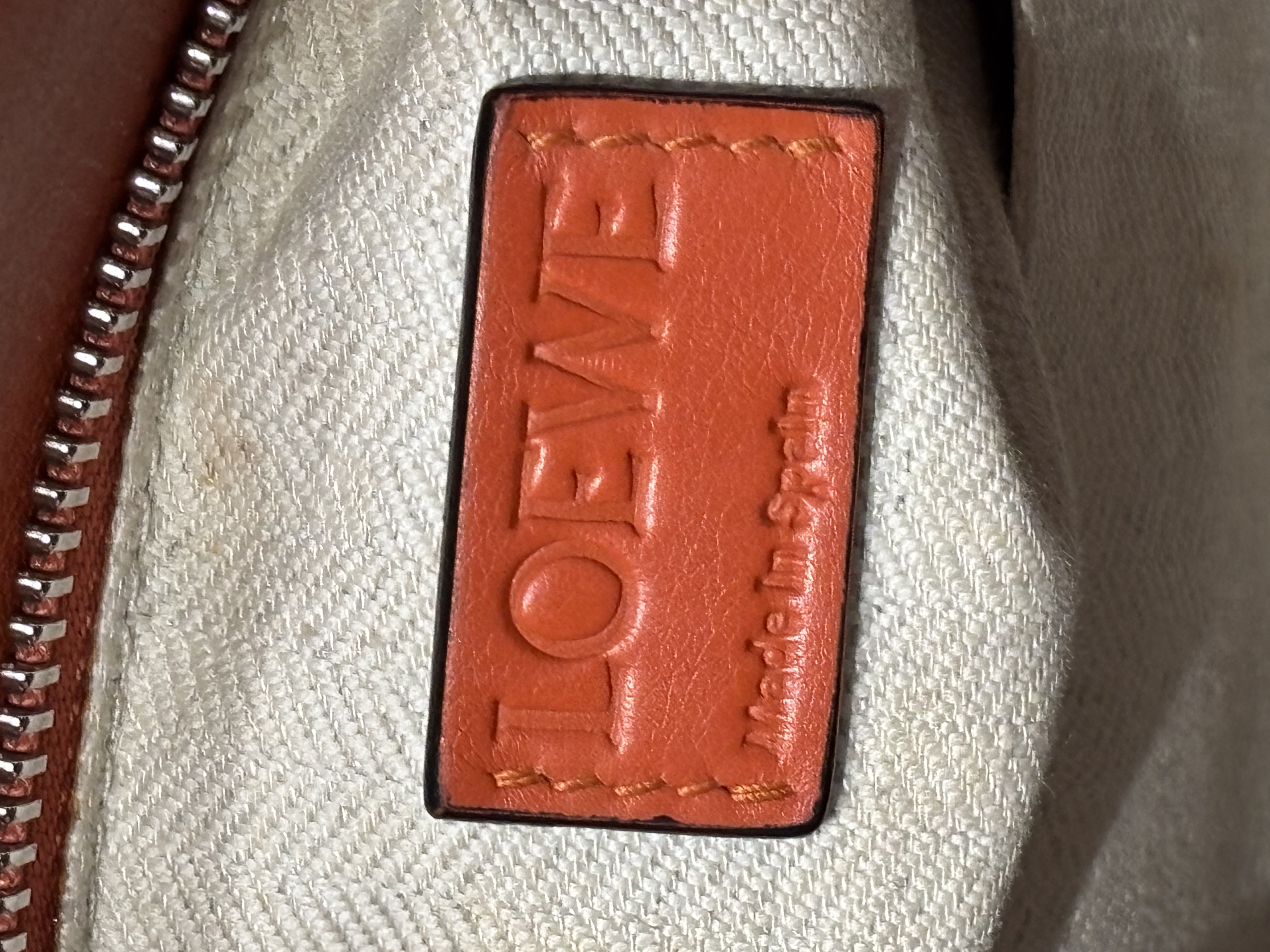 Loewe puzzle medium 100%Authentic, 90%New ✅Dust bag 