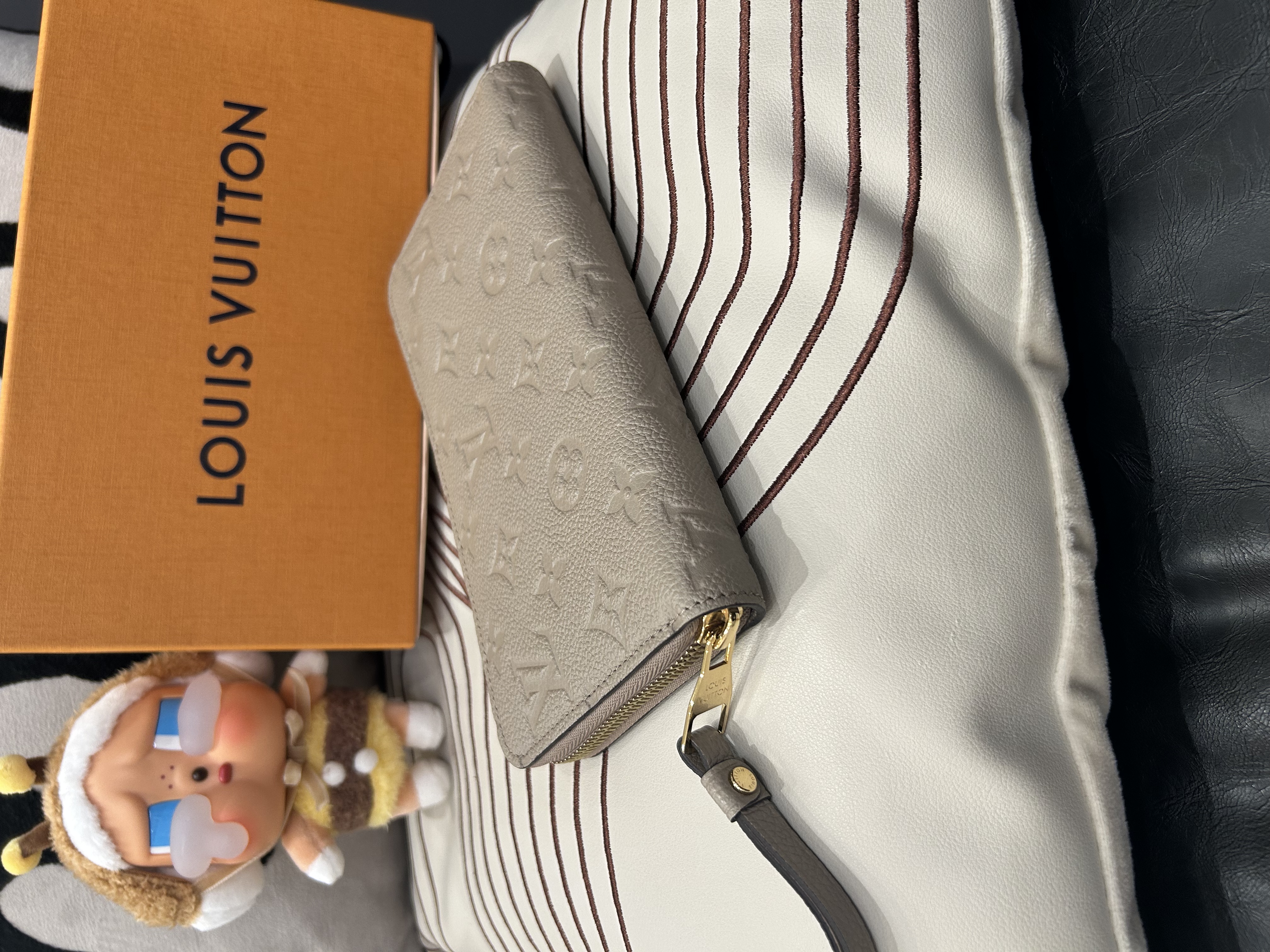 全新 LV Wallet M69034 拉鍊銀包 Monogram Empreinte牛皮 100%Authentic, 全新未使用 ✅NFC✅Dust bag✅Box