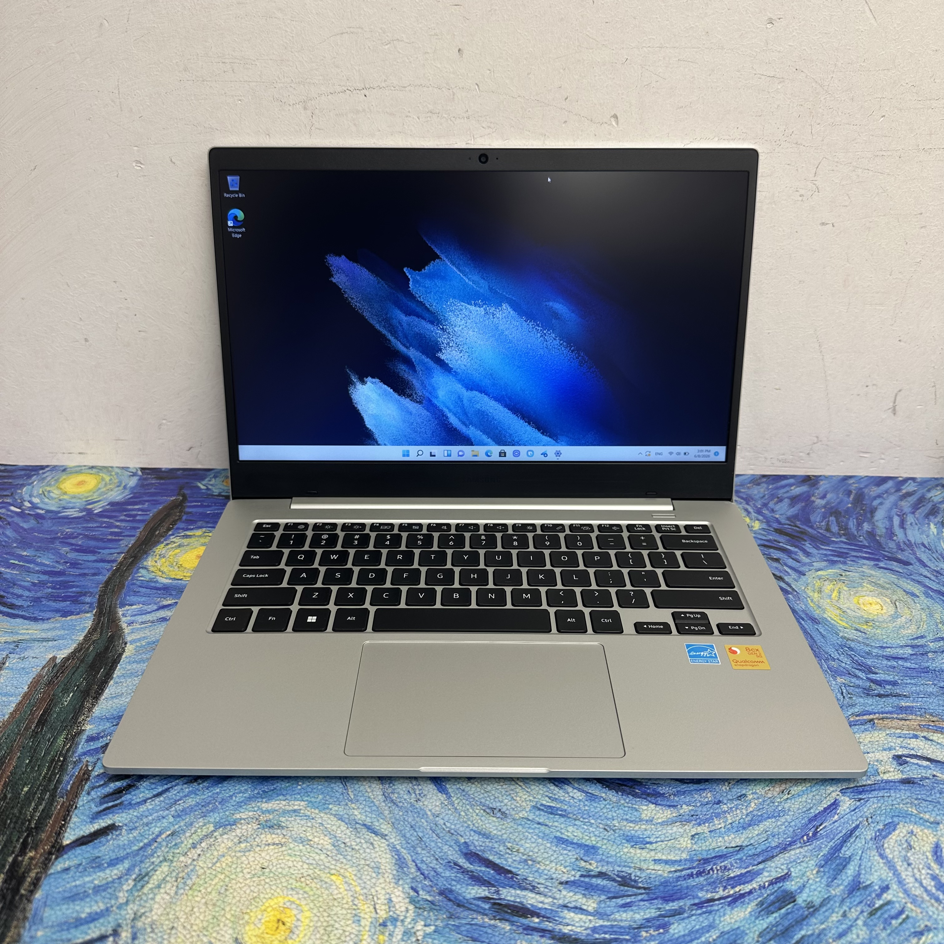 #5909 (14寸 5G版🤩三星文書機) Samsung / Snapdragon 8cx Gen2 / 8GB Ram/256GB SSD/超輕薄機身/支援MicroSD/ Book4 Pro /Laptop / Notebook /銀色 / Movie / Netflix / WiFi + Cellular /