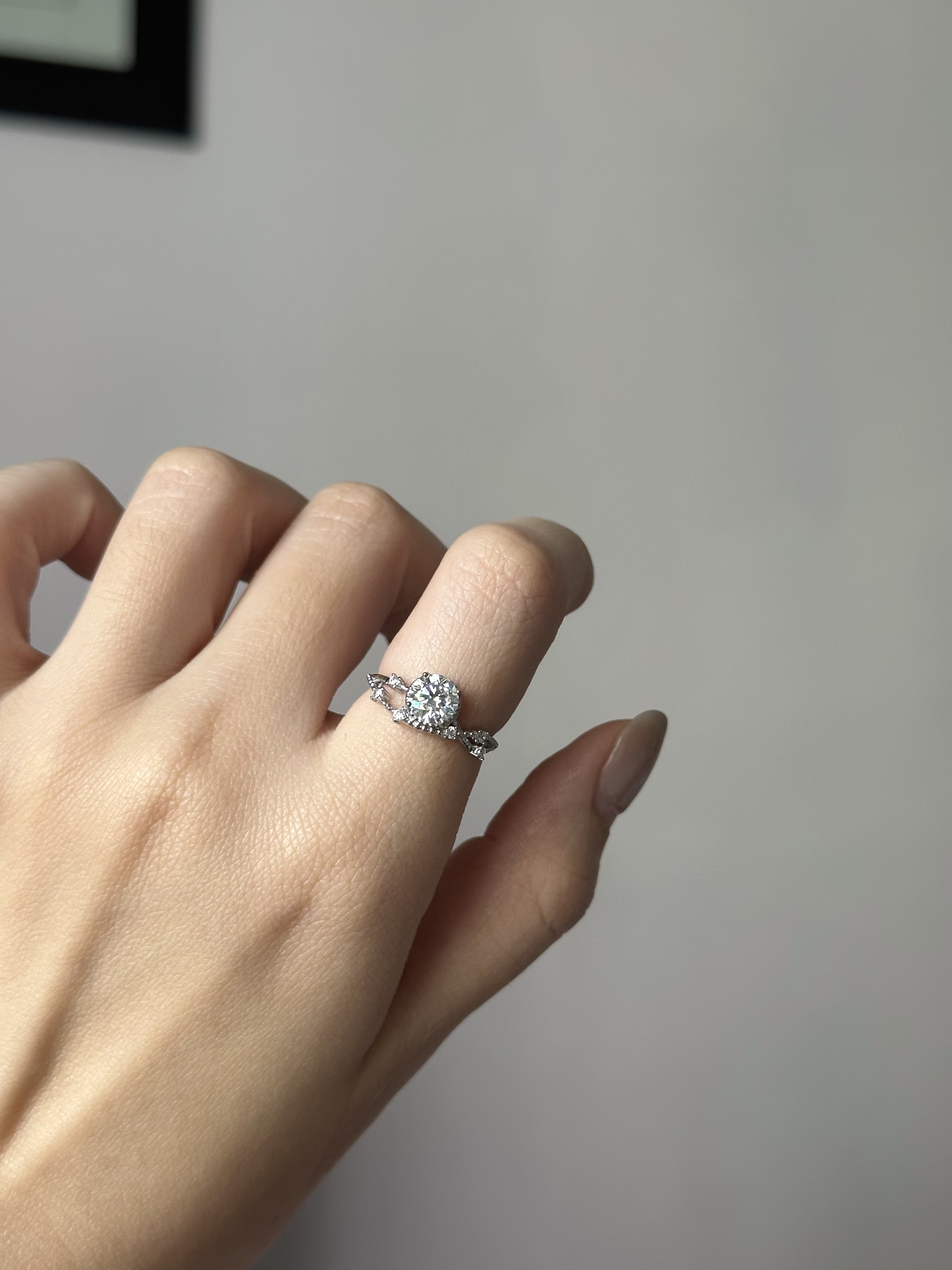 莫桑钻戒指 ｜ Mossanite Ring