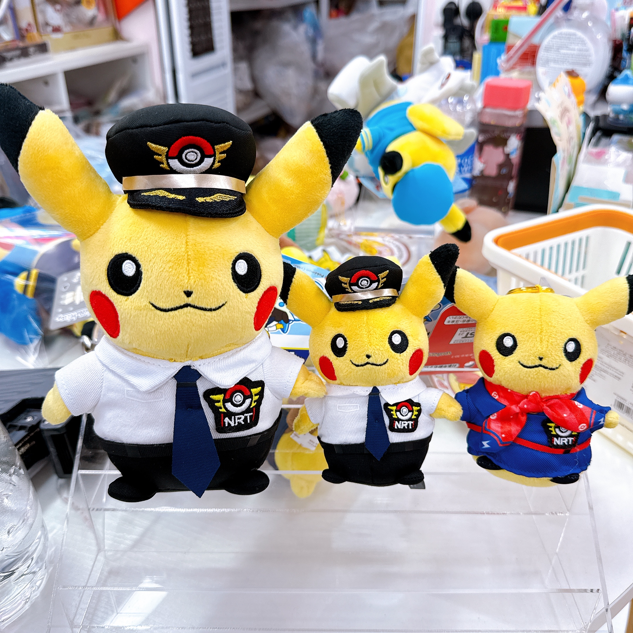 日本直送成田機場限定Pokemon Centre比卡超飛機師空姐公仔 掛飾