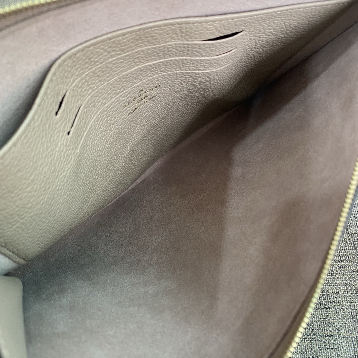 【預訂貨品】芯片款 LV大象灰全皮壓花手拎包 