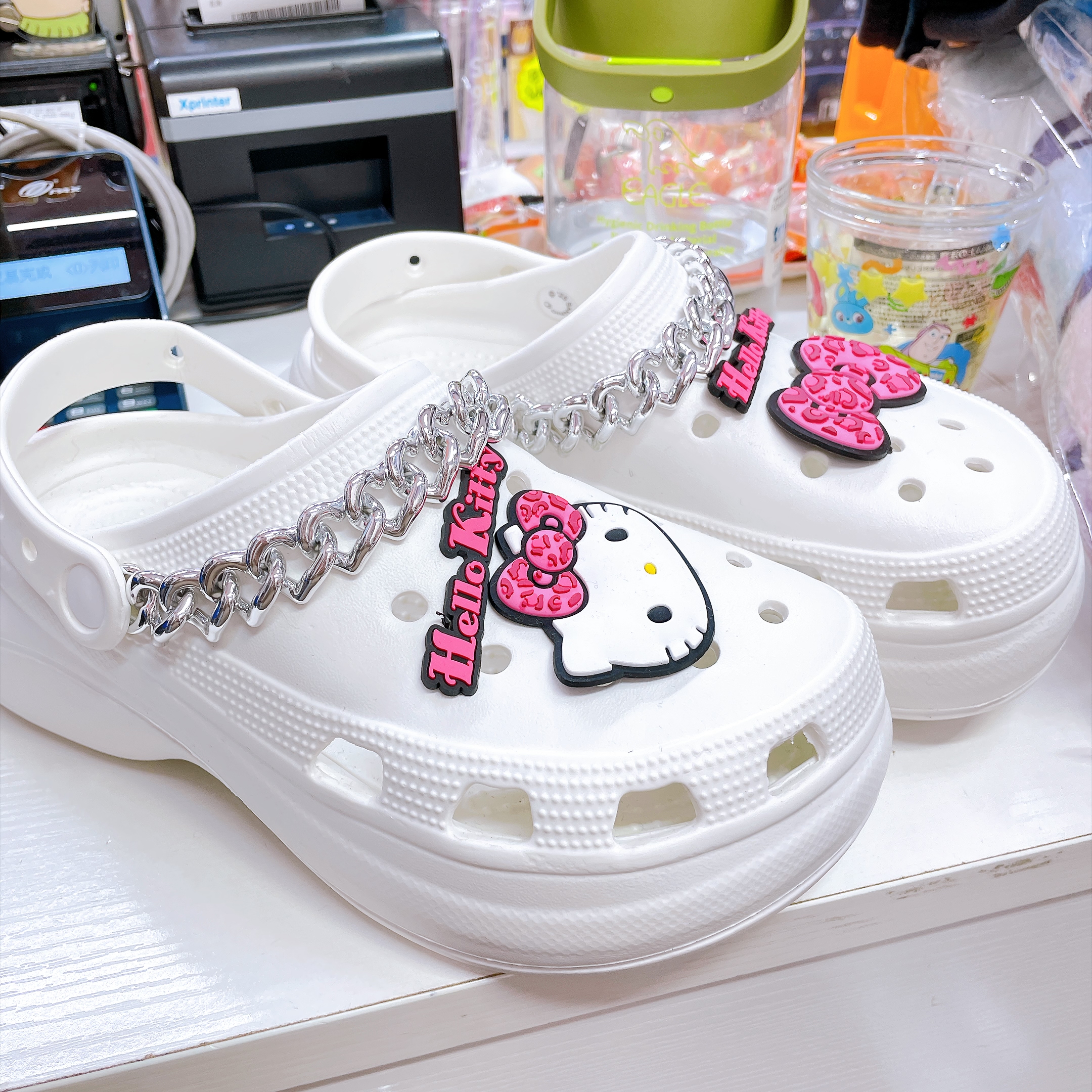 日本直送Hello Kitty洞洞鞋38碼 