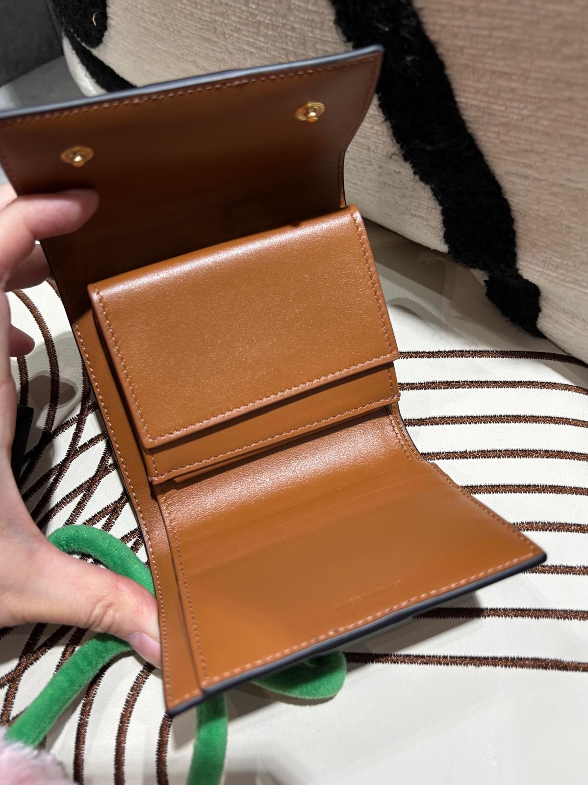 未使用品 Celine small triomphe canvas trifold wallet ,100%Authentic,   unused 未使用品✅dust bag  