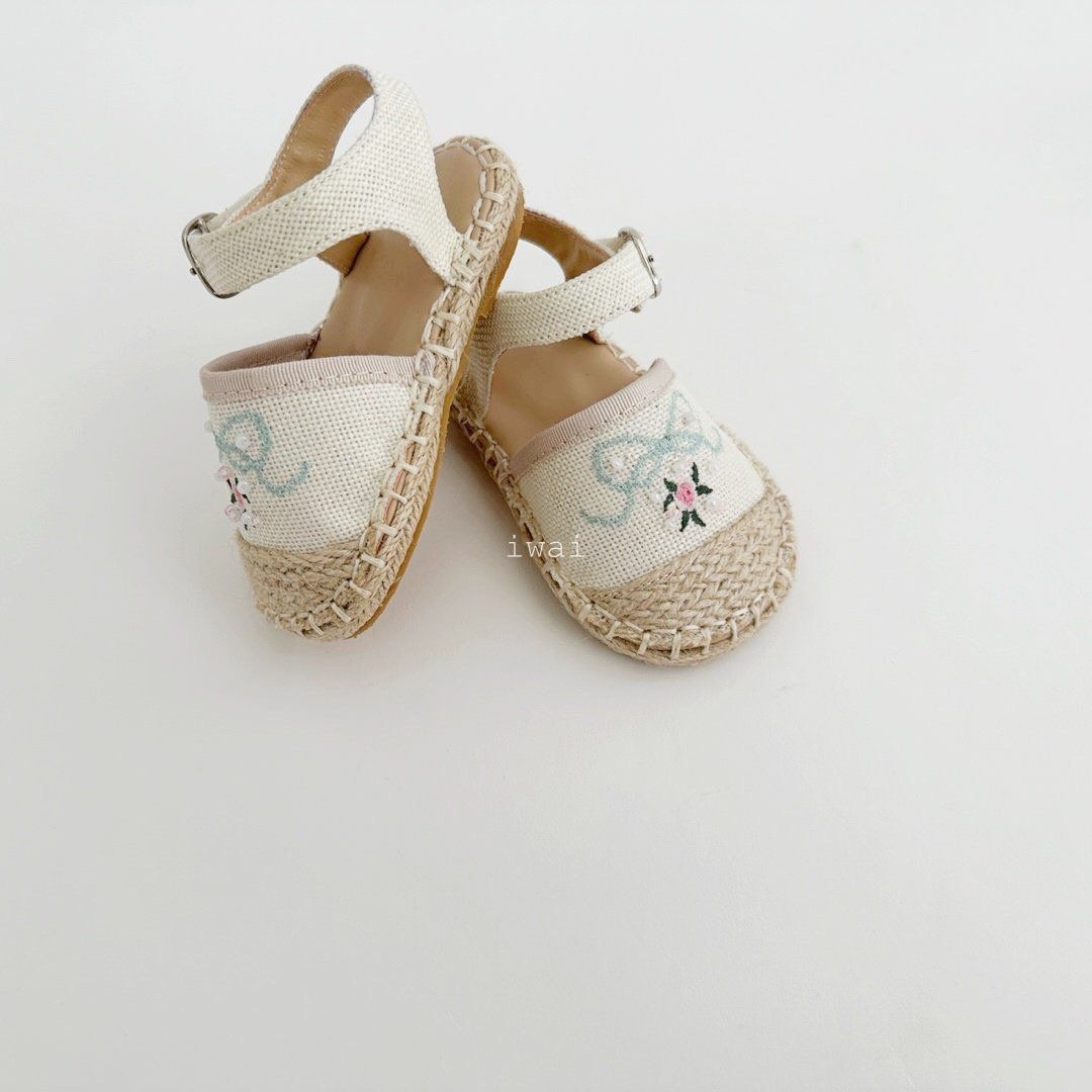 Neko | shoes (Blue ribbon flower size 150)