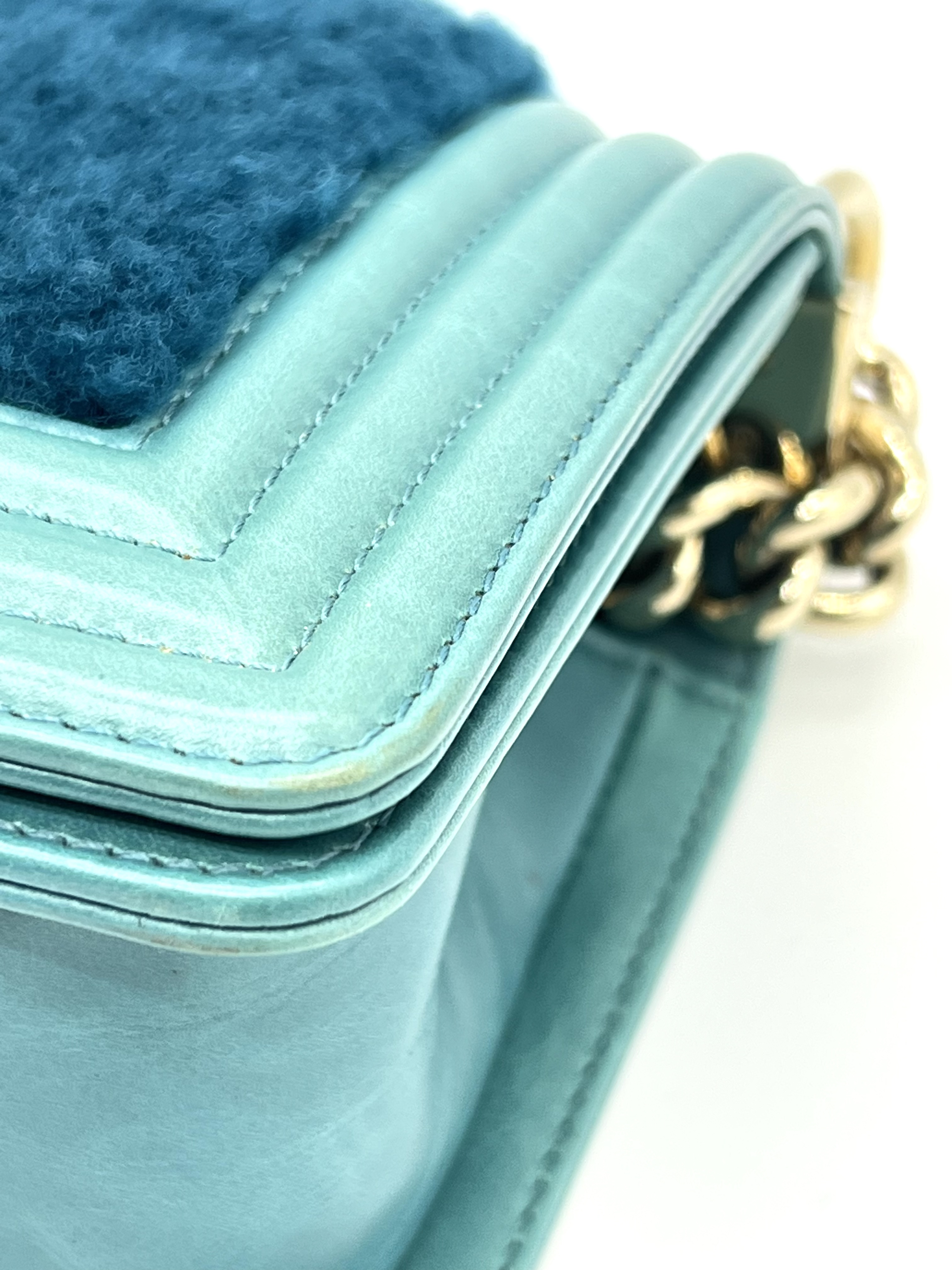 Pre-Owned CHANEL Shearling Boy Flap / Product Code: 26041514