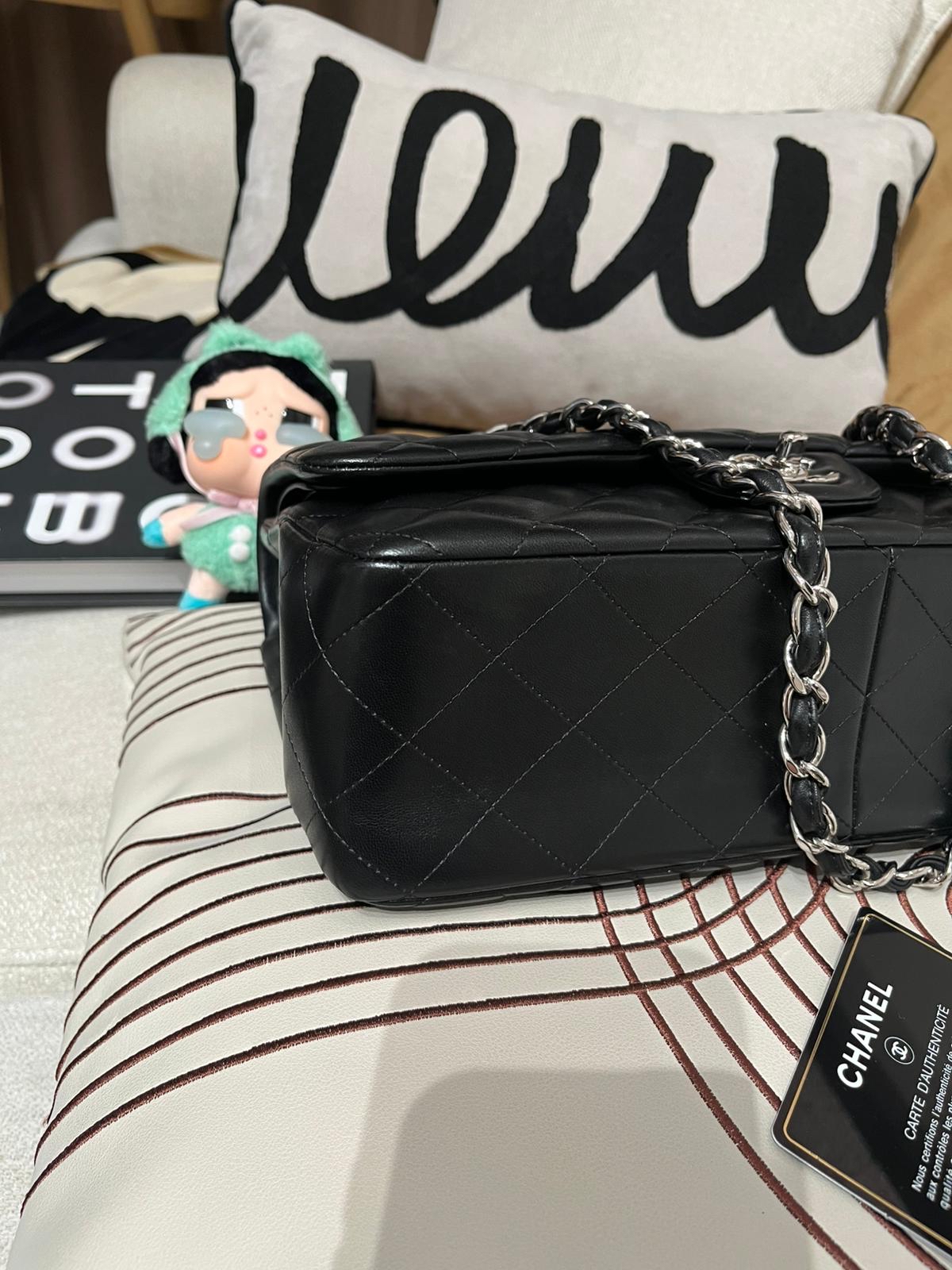 Chanel classic flap 30cm,jumbo A58600 黑色羊皮銀扣100%Authentic ,98%new ✅20card ✅塵袋✅box 