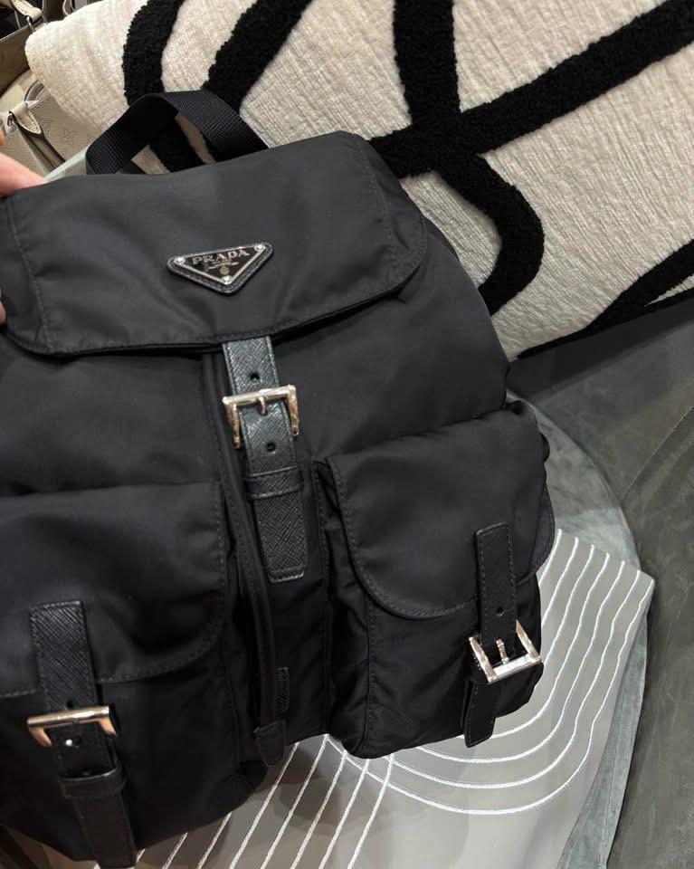 Prada re-nylon backpack  100%Authentic, 98%new  ✅pouch ✅nfc ✅dust bag  