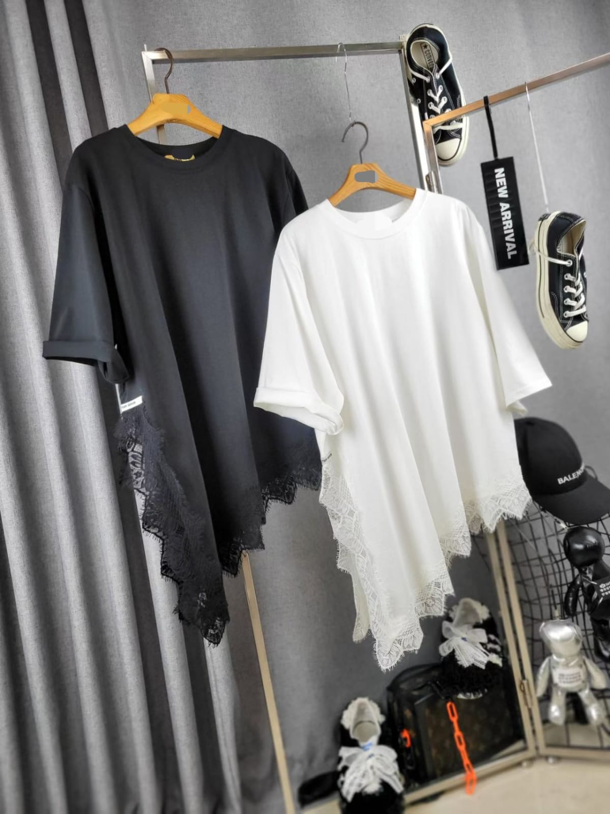 🎀【不規則美學】蕾絲下擺拼色短袖 Tee