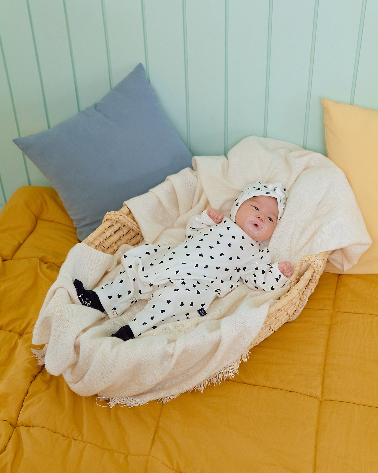OOTT | (bebe) Petit Heart Full-Body Suit + Bonnet Set