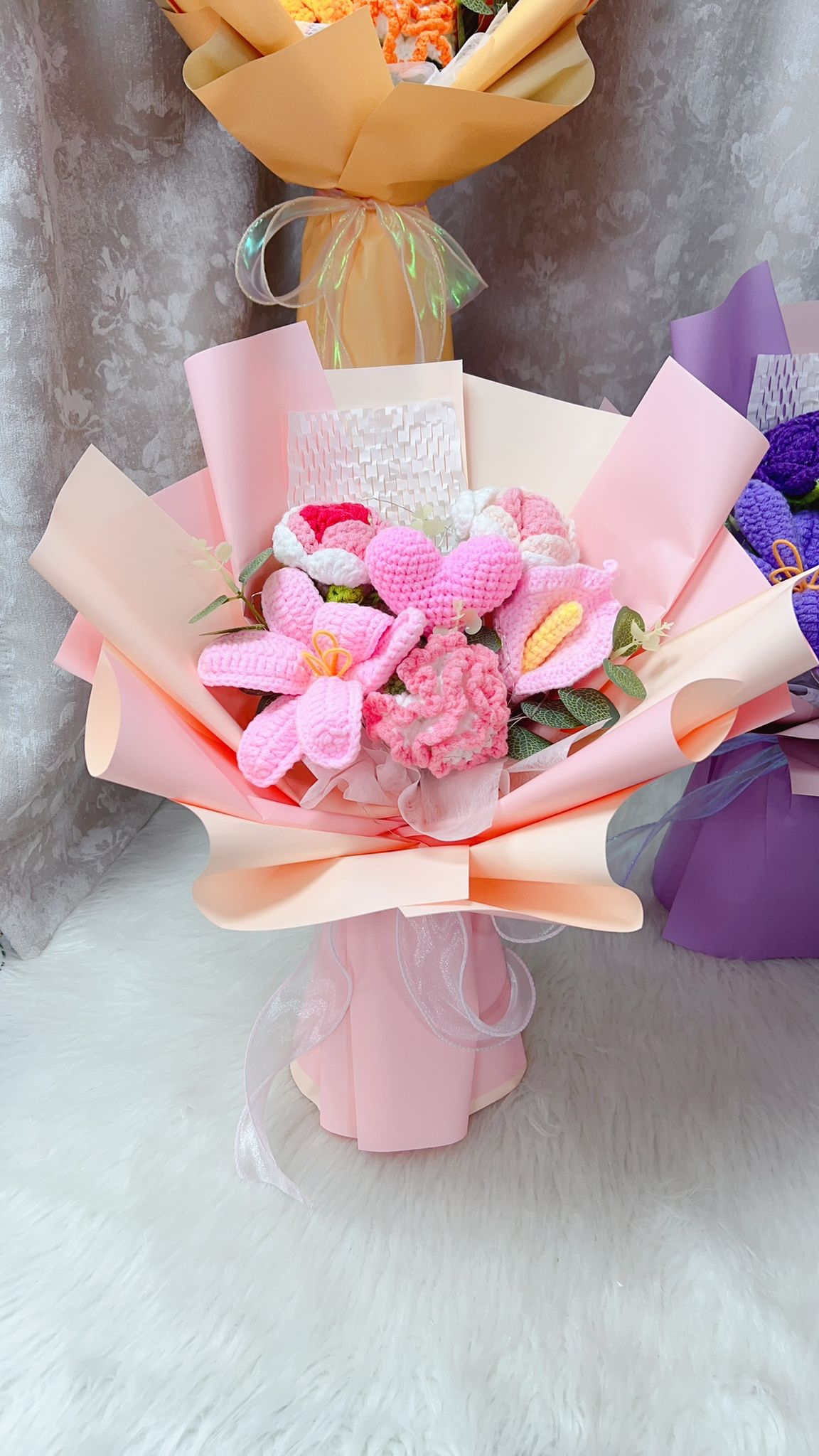 康乃馨鬱金香玫瑰編織花花束