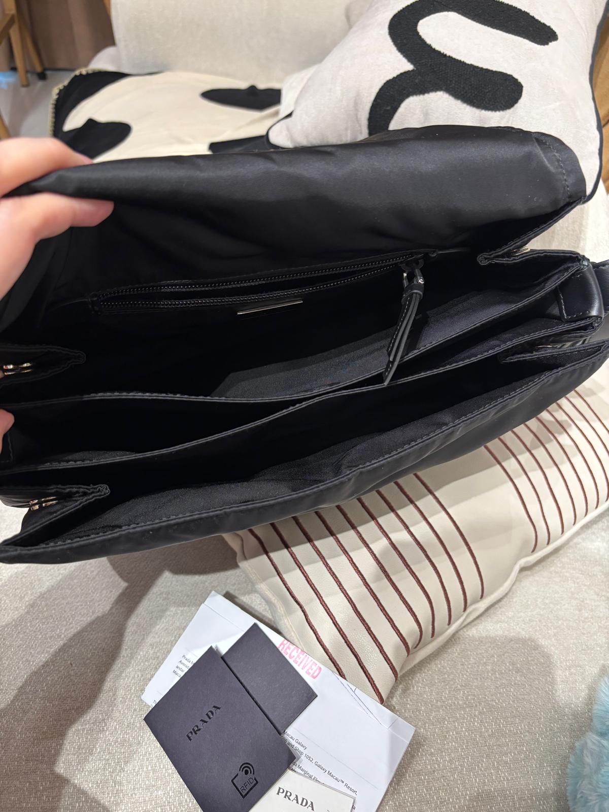 Prada Traveller Re-Nylon shoulder bag  100%Authentic, 98%new ✅certificate ✅dust bag 