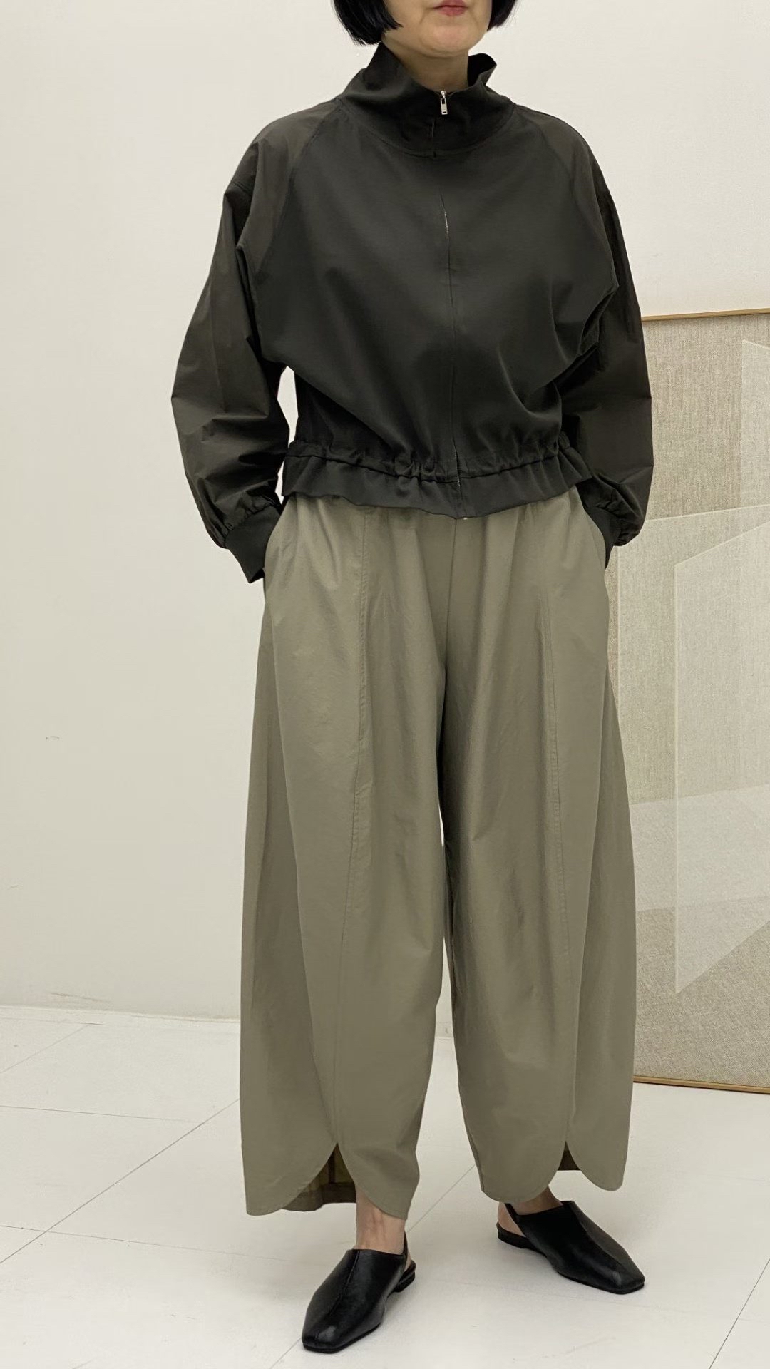 Cookie 前圓叉薄風料褲 