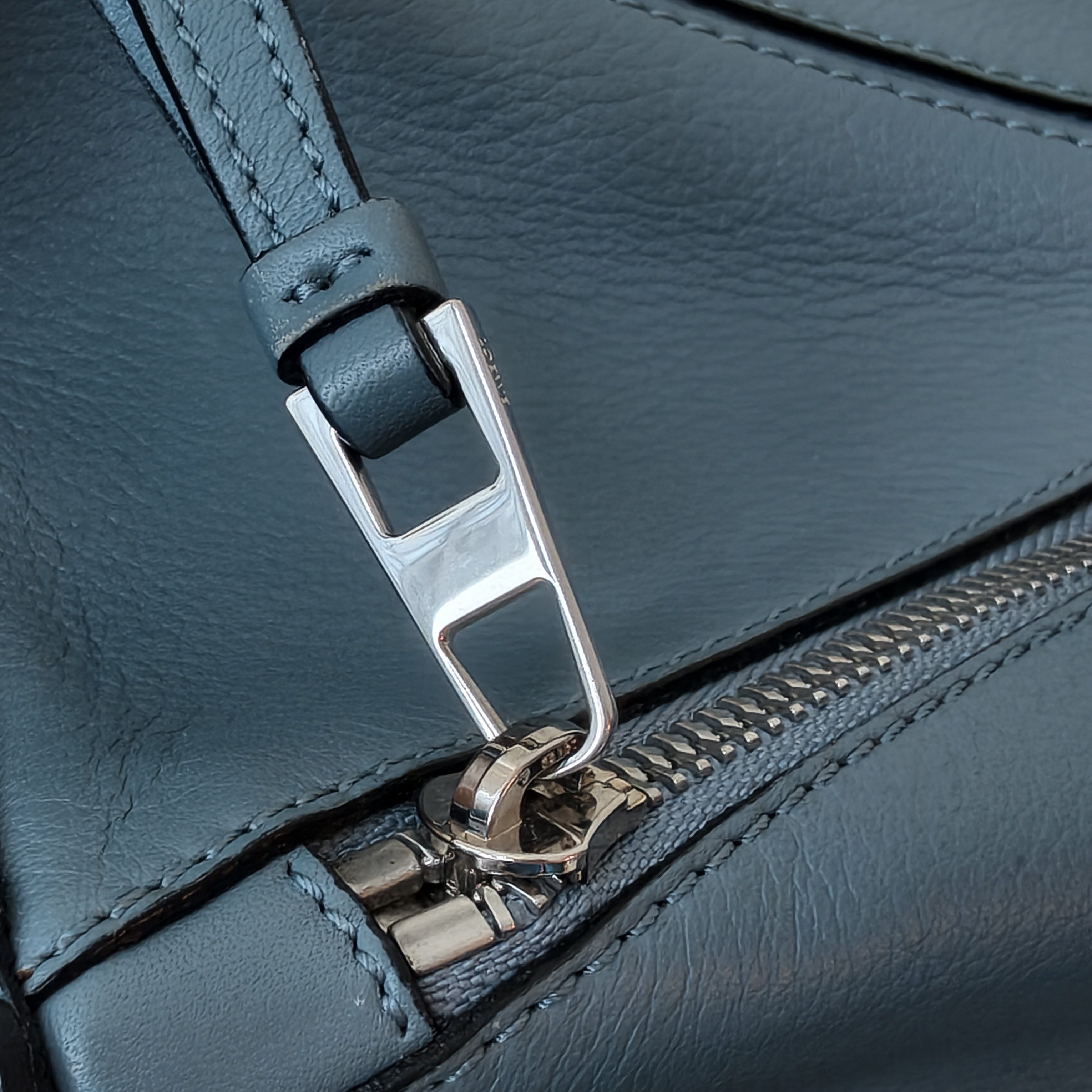 【預訂貨品】loewe 藍色 puzzle