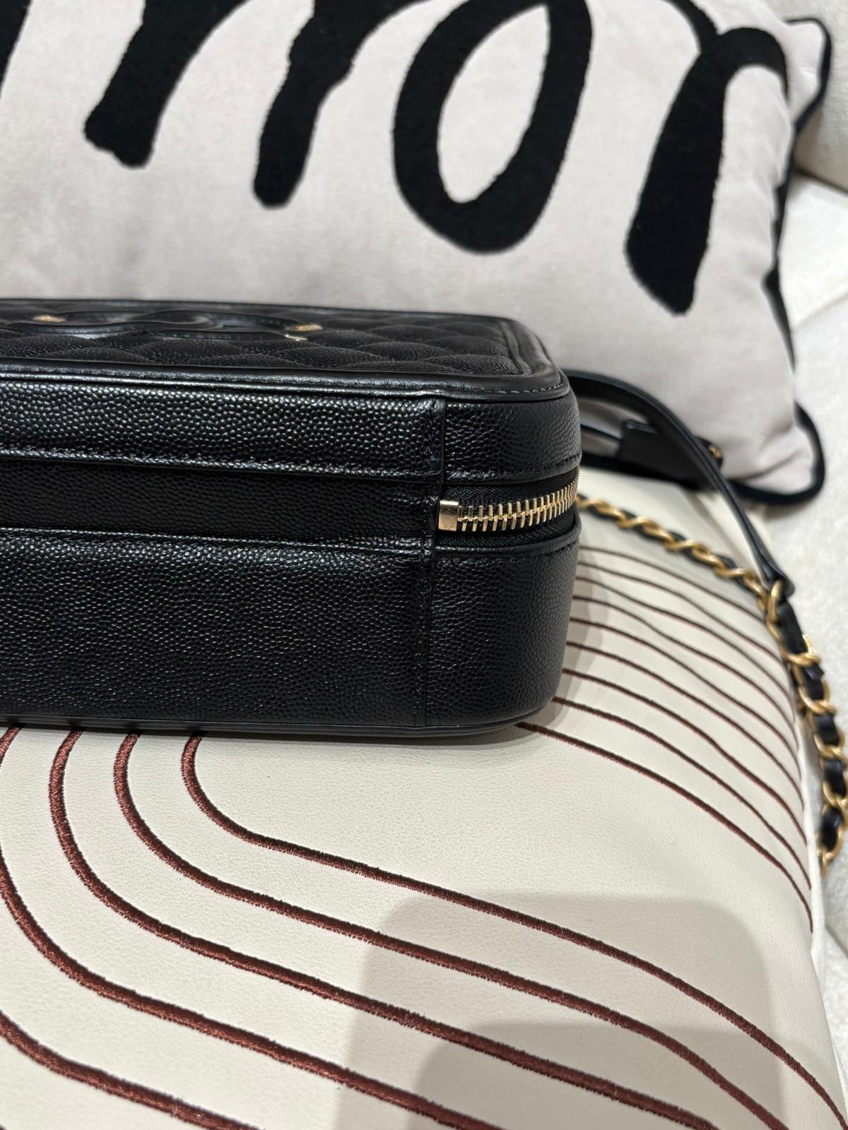 Chanel cc filigree vanity with chain 21cm 黑色荔枝牛皮金鏈 100%Authentic ,98%new ✅25card✅dust bag ✅盒 