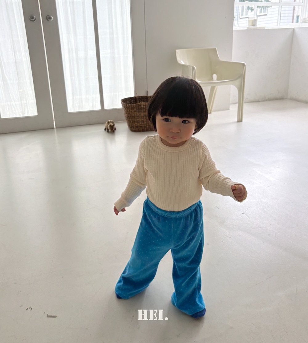 Hei | Stretchy Tee