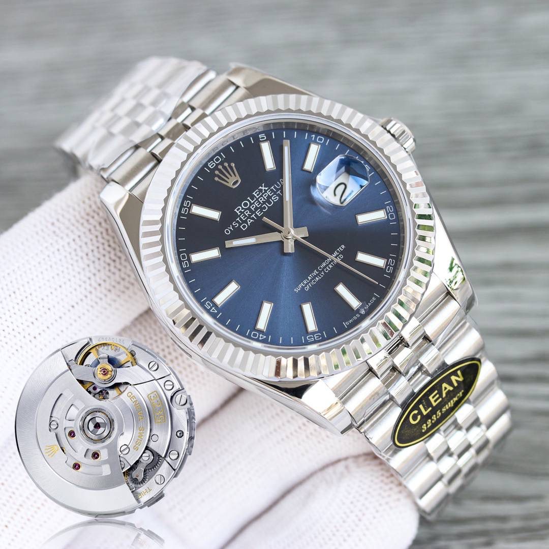 clean厂/C厂 劳力士日志型系列机械男表，正品原装开模 🎮DG1 1:搭载一比一超级3235一体机芯 动力72小时 无卡度机芯装饰 机芯及其稳定 2:整表904L精钢 /搭配ar厂钢带 以及ip真空电镀铂金牙圈 /掉色免费更换 3:表盘颜色无限接近原装 4:全市场唯一日历字体对版 后续1-31号挨个字体真假对比 🎮 5:唯一做到指针夜光/字钉夜光 做到同色 因为都是第三方工厂加工+自购瑞士 c1+c3夜光粉 6:字钉/皇冠唛头钉 全白金电镀处理