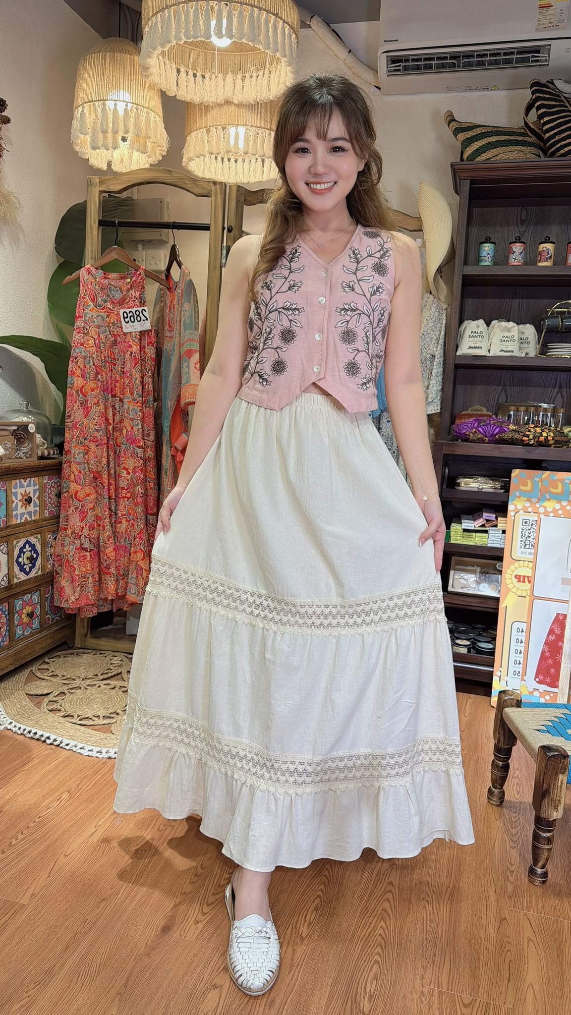 2904 Boho Beige Lace 2 Layers Skirt 37"