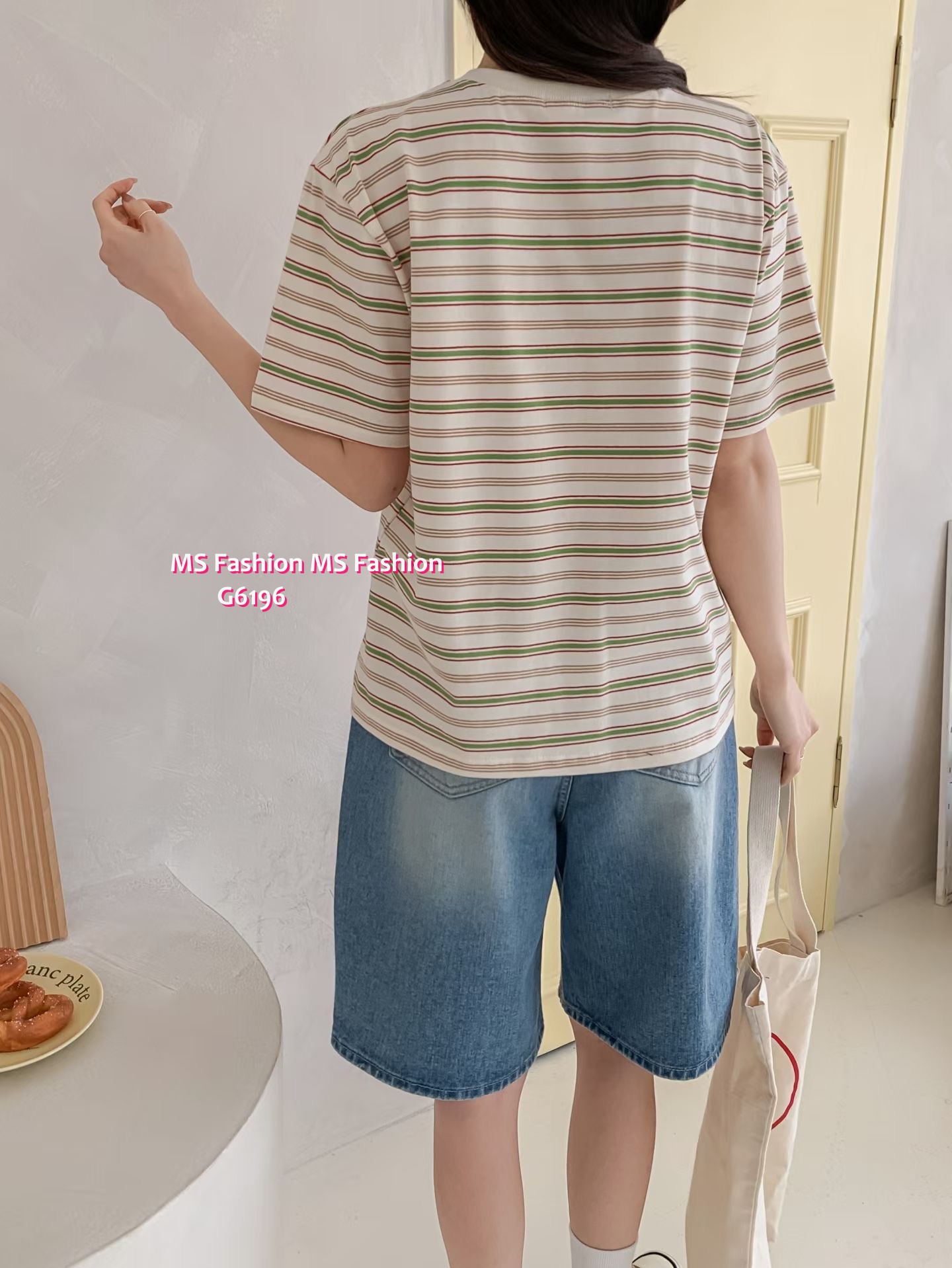 G6196 韓國🇰🇷靚色字母橫間top