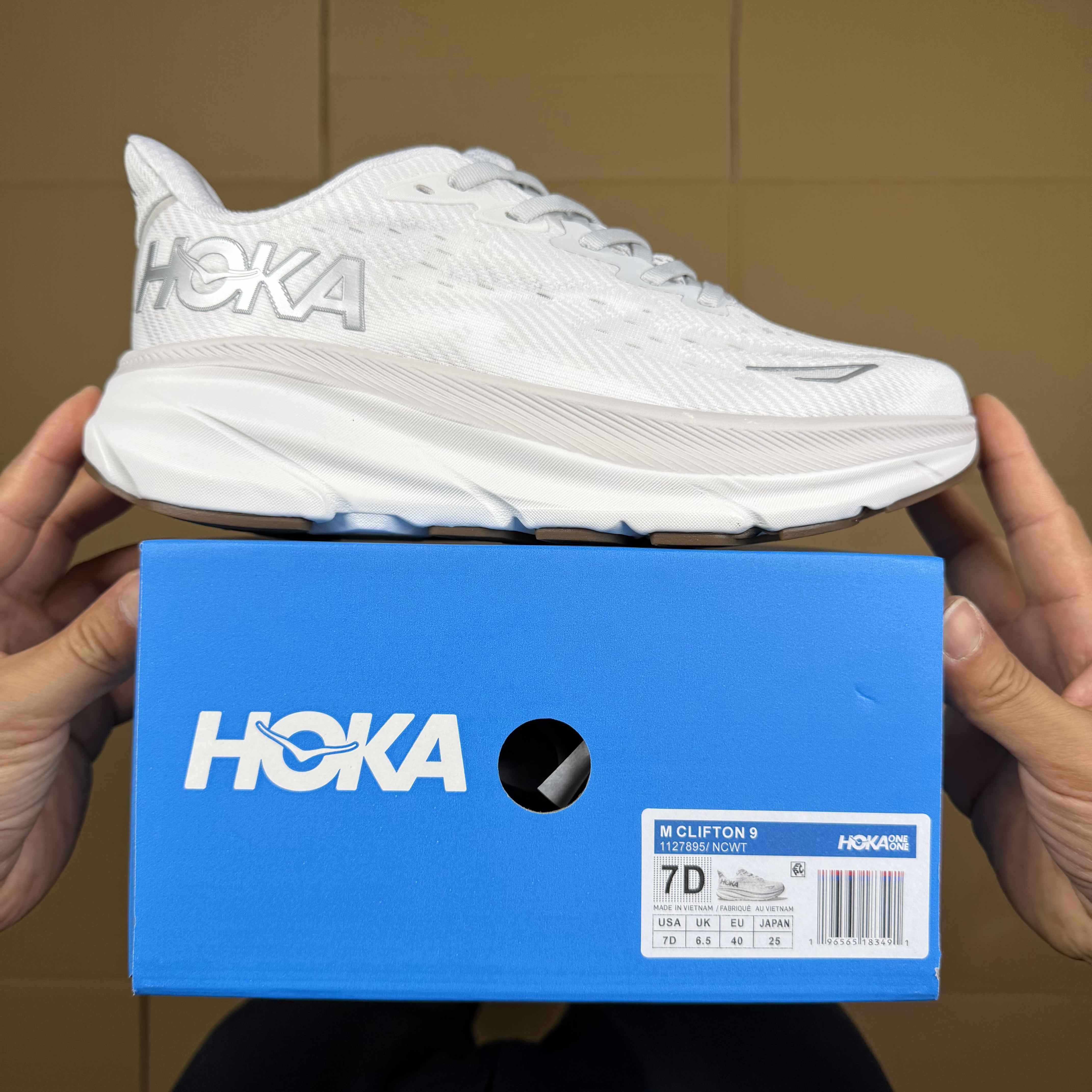 Hoka Clifton 9