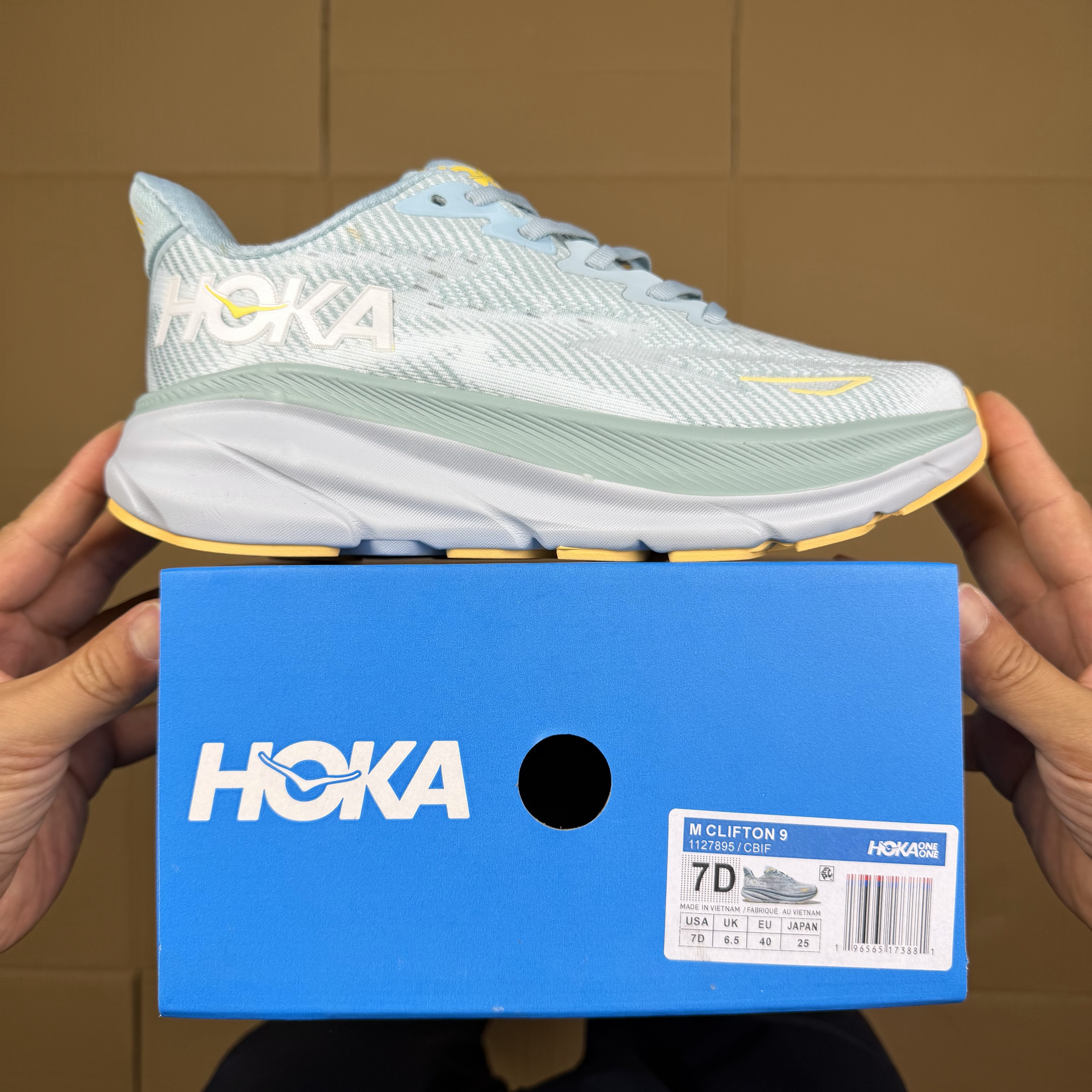 Hoka Clifton 9