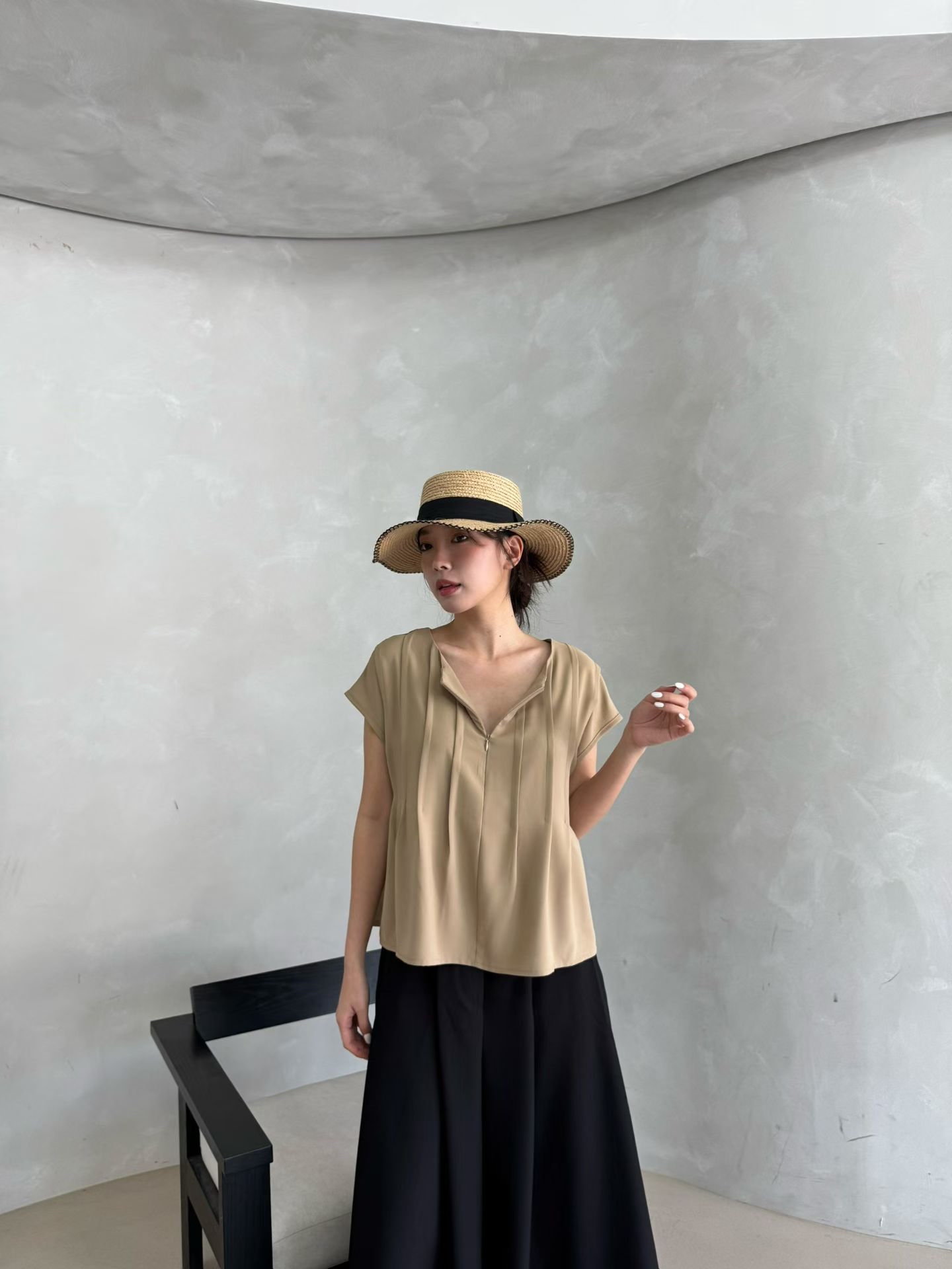 M8 拉鏈v領直紋Top 