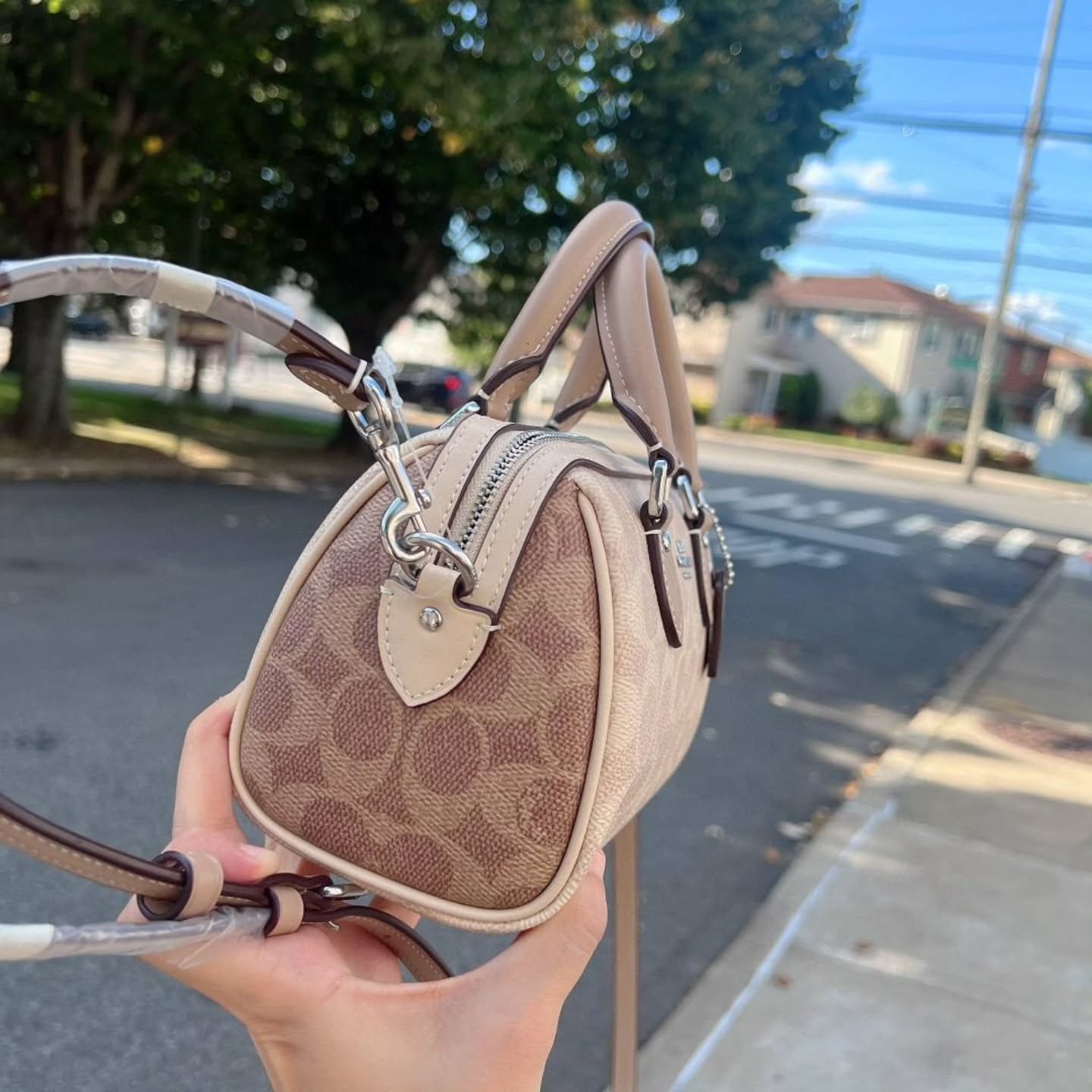 🇯🇵Coach Mini Rowan 奶茶色