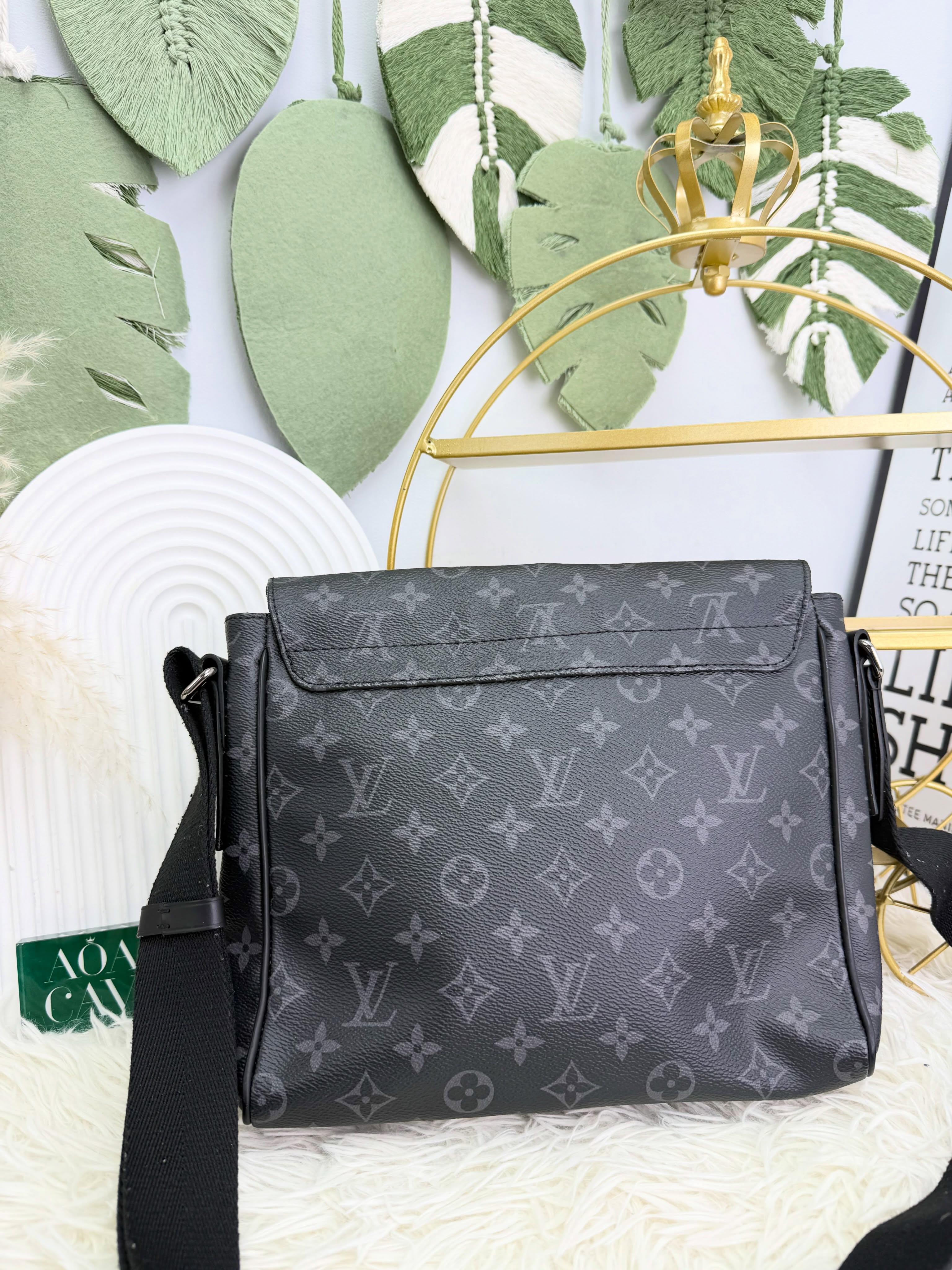 Lv👜 PRE OWNED 🛍️黑色 老花郵差包 pm size🖤