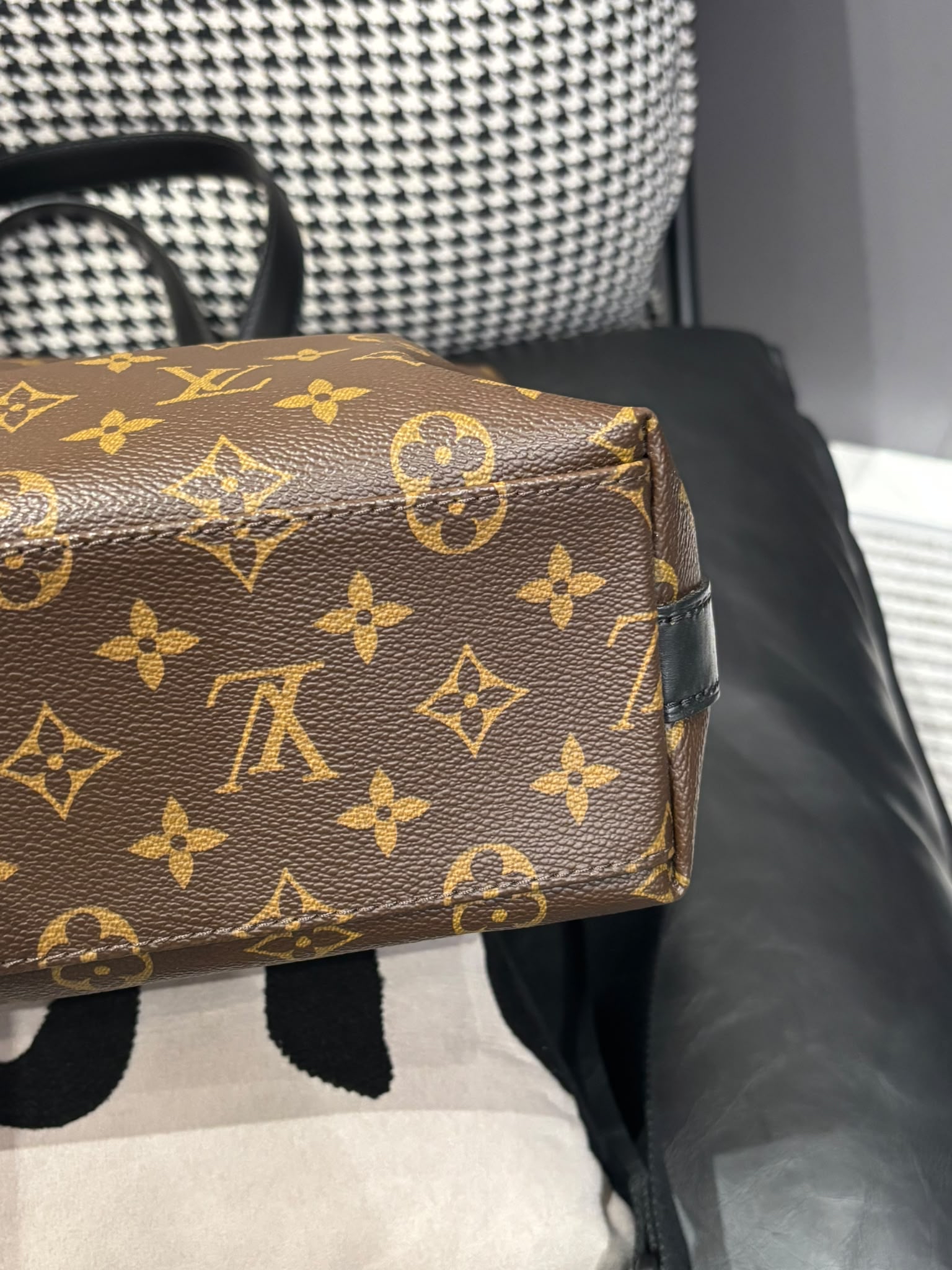Lv Macassar Kitan 2 way bag tote M40388 100%Authentic,95%new✅dust bag 