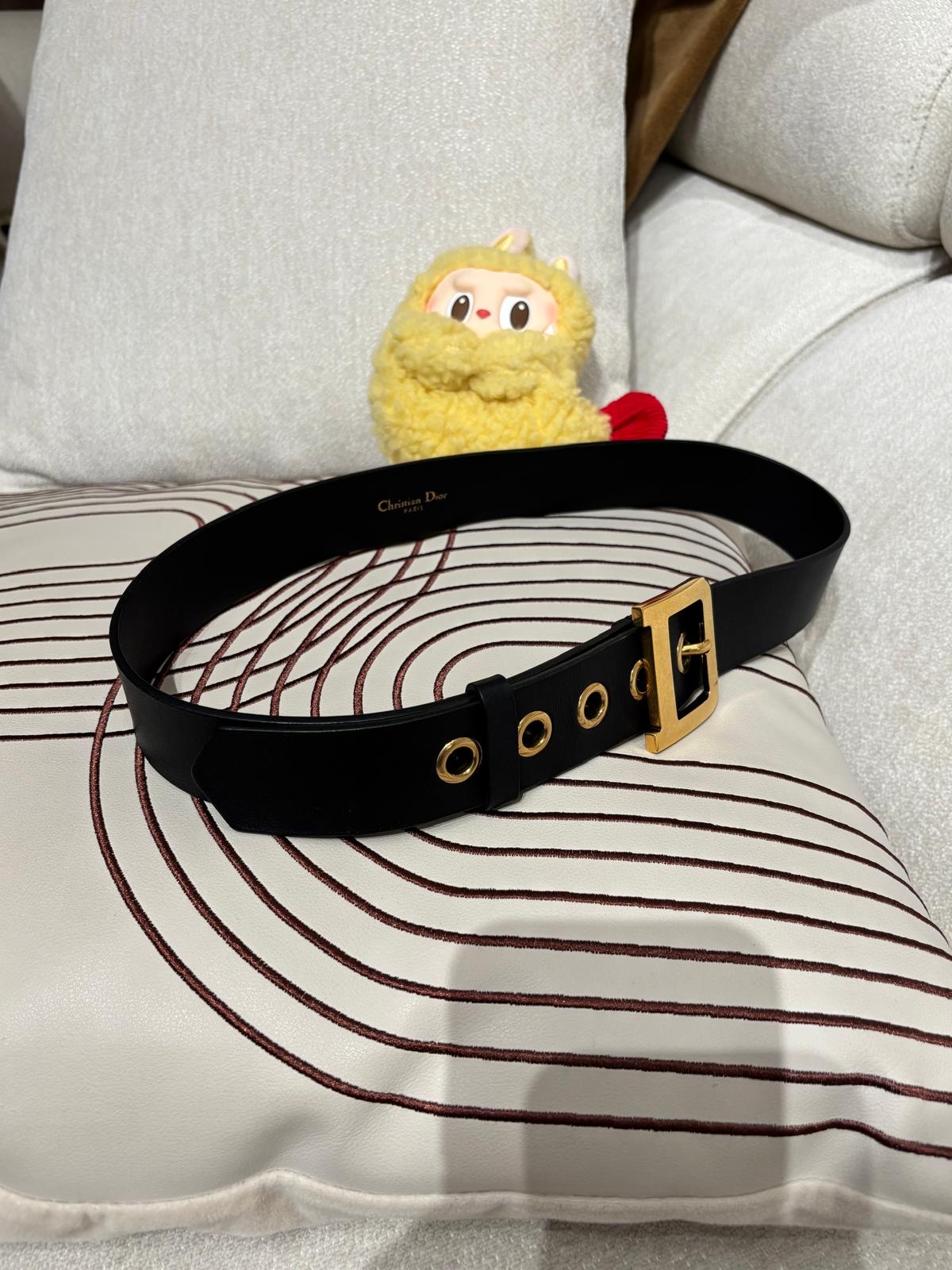 Dior Belt 黑色D扣 100%Authentic, 98%New 