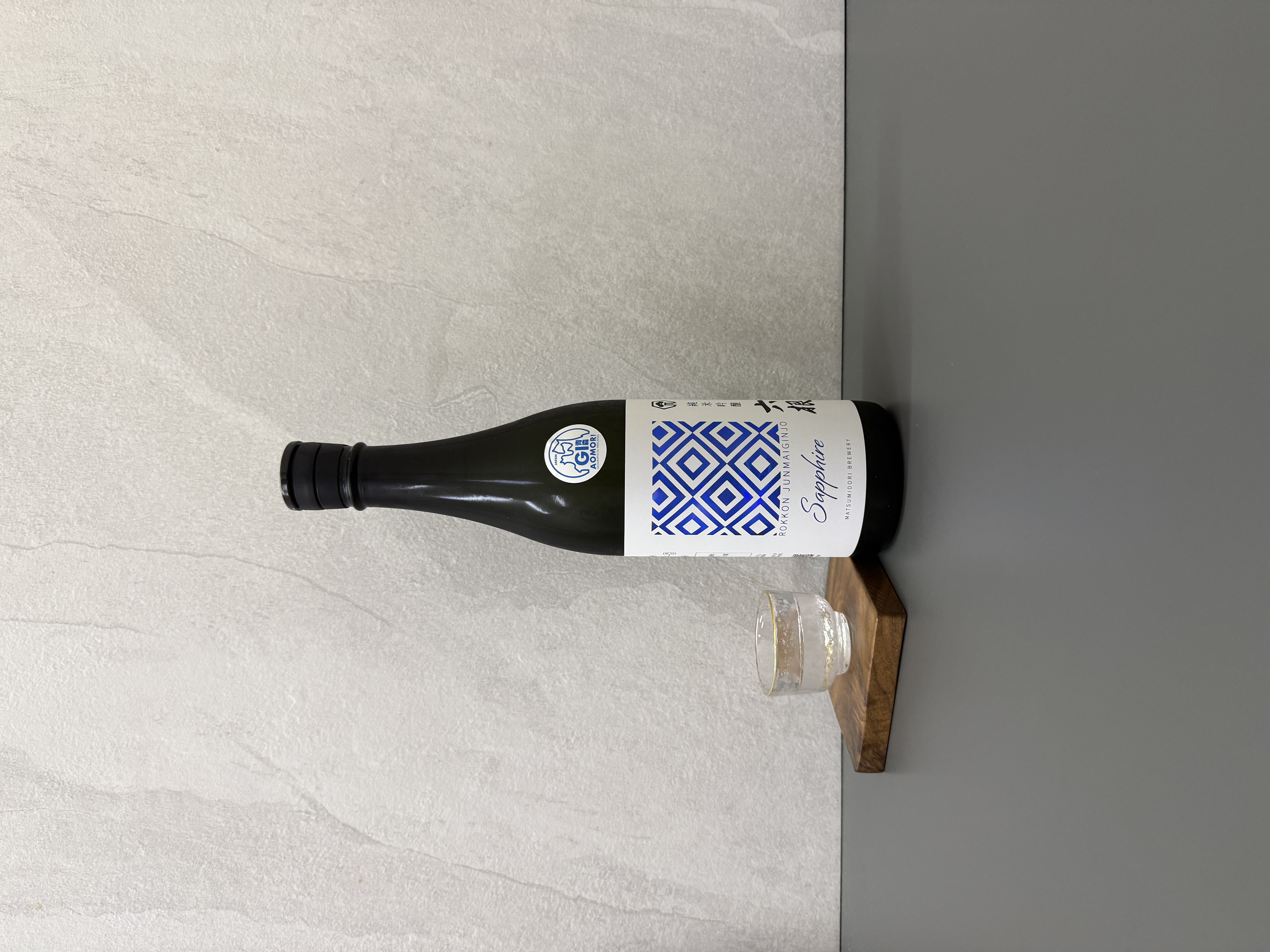 六根 藍寶石 純米吟釀 720ml