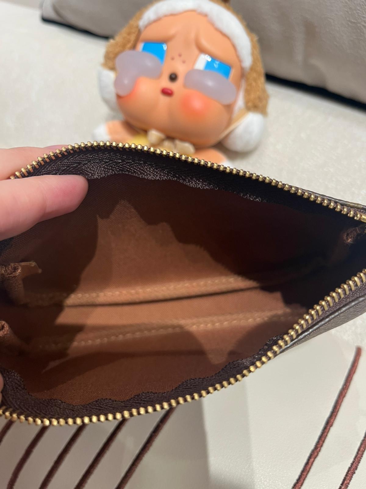 Lv mini pochette Monogram ,100%Authentic,98%New✅box